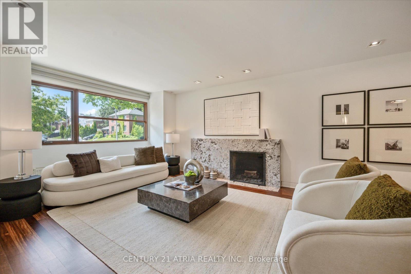 80 Glenvale Boulevard, Toronto, Ontario  M4G 2V6 - Photo 3 - C12191411