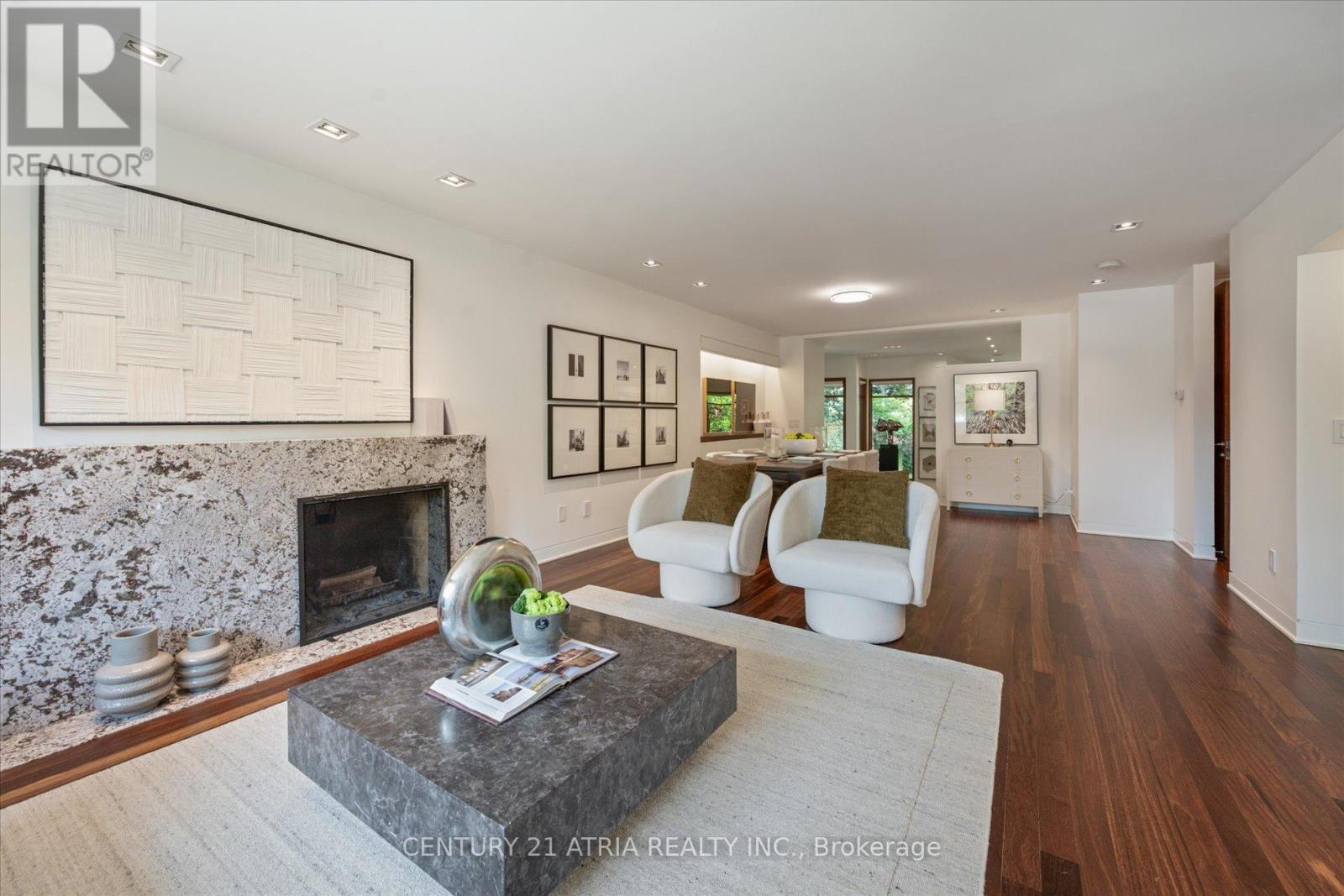 80 Glenvale Boulevard, Toronto, Ontario  M4G 2V6 - Photo 4 - C12191411