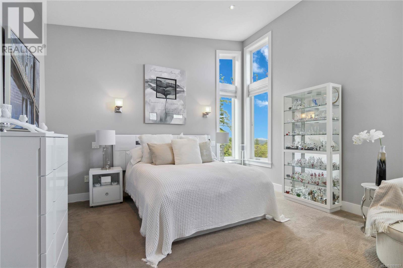 Property at 708 Demel Pl image 5