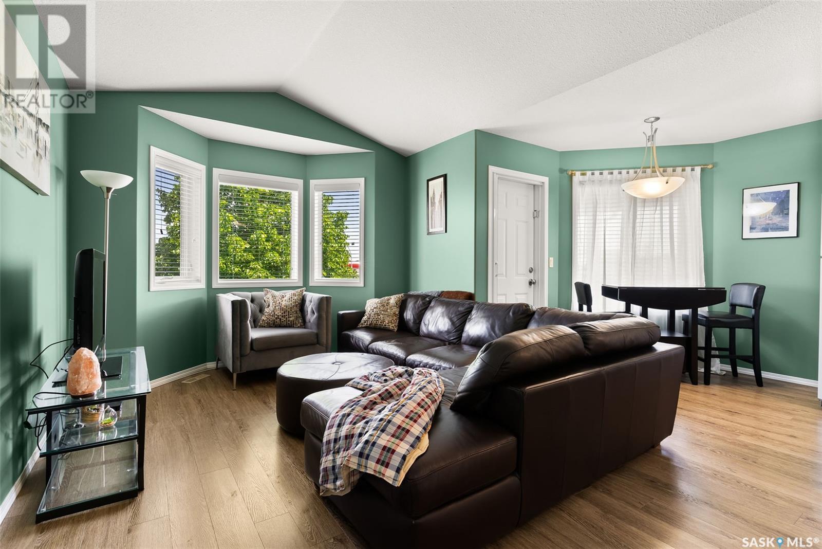 Property at 4156 Buckingham DRIVE E image 5