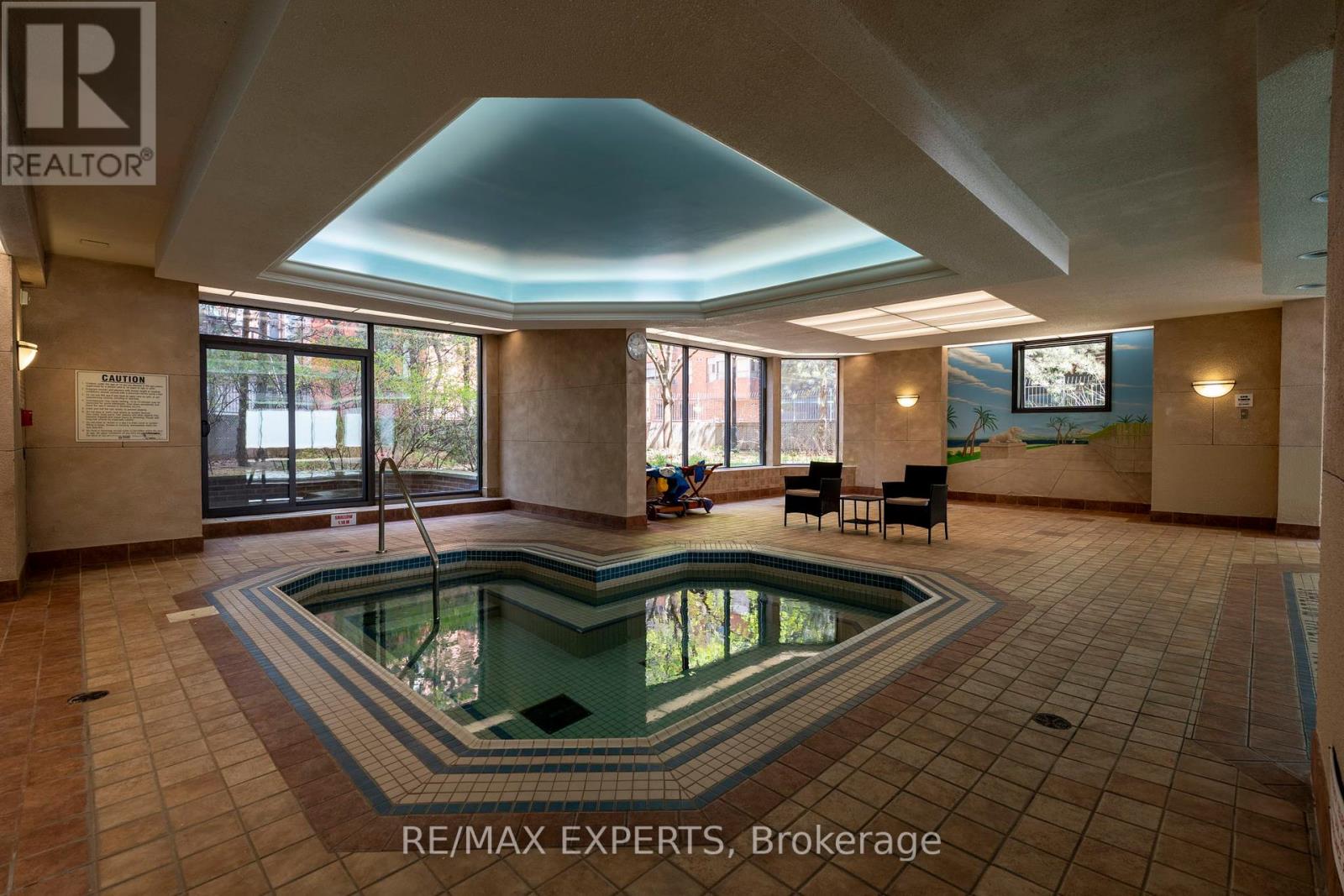 2401 - 633 Bay Street, Toronto, Ontario  M5G 2G4 - Photo 23 - C12133218