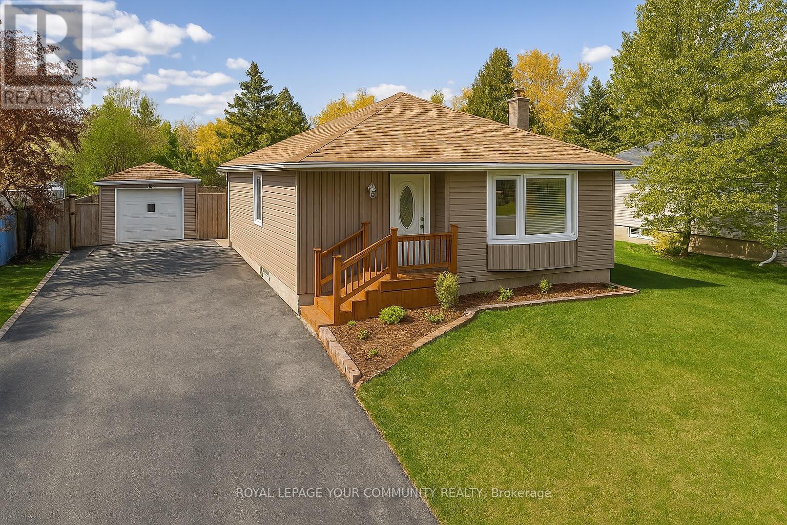 60 Child Drive N, Aurora (Aurora Highlands), Ontario  L4G 1Y7 - Photo 3 - N12191558