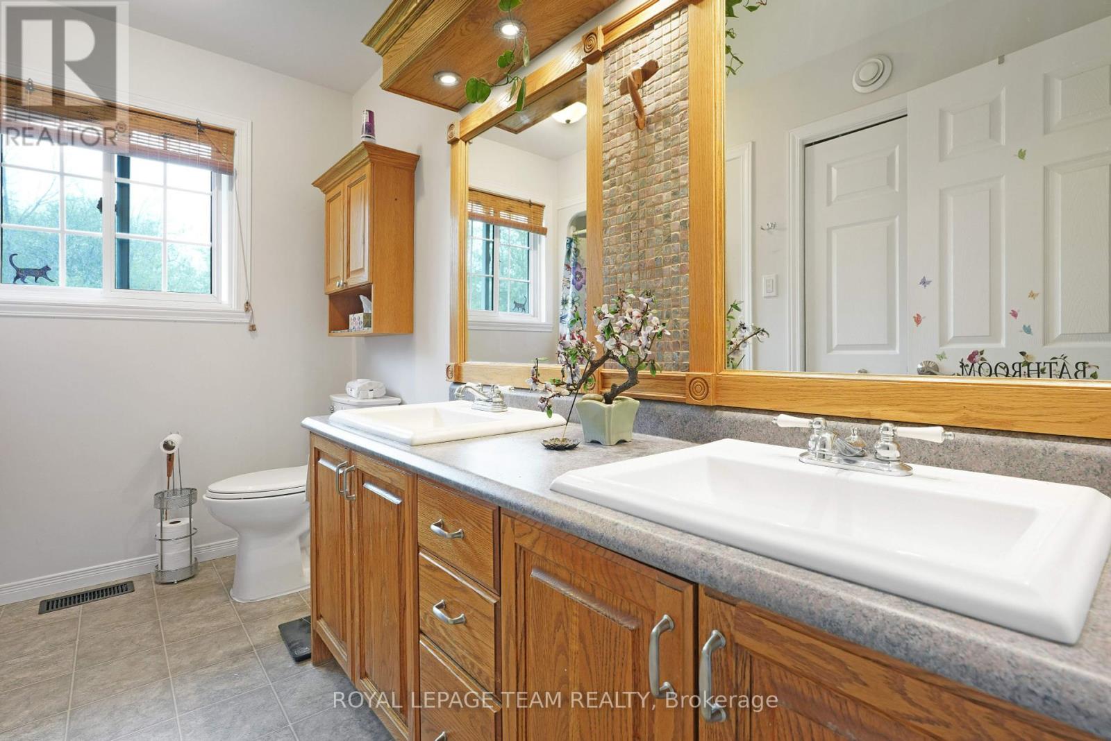 17025 County 36 Road W, South Stormont, Ontario  K0C 2A0 - Photo 16 - X12164531
