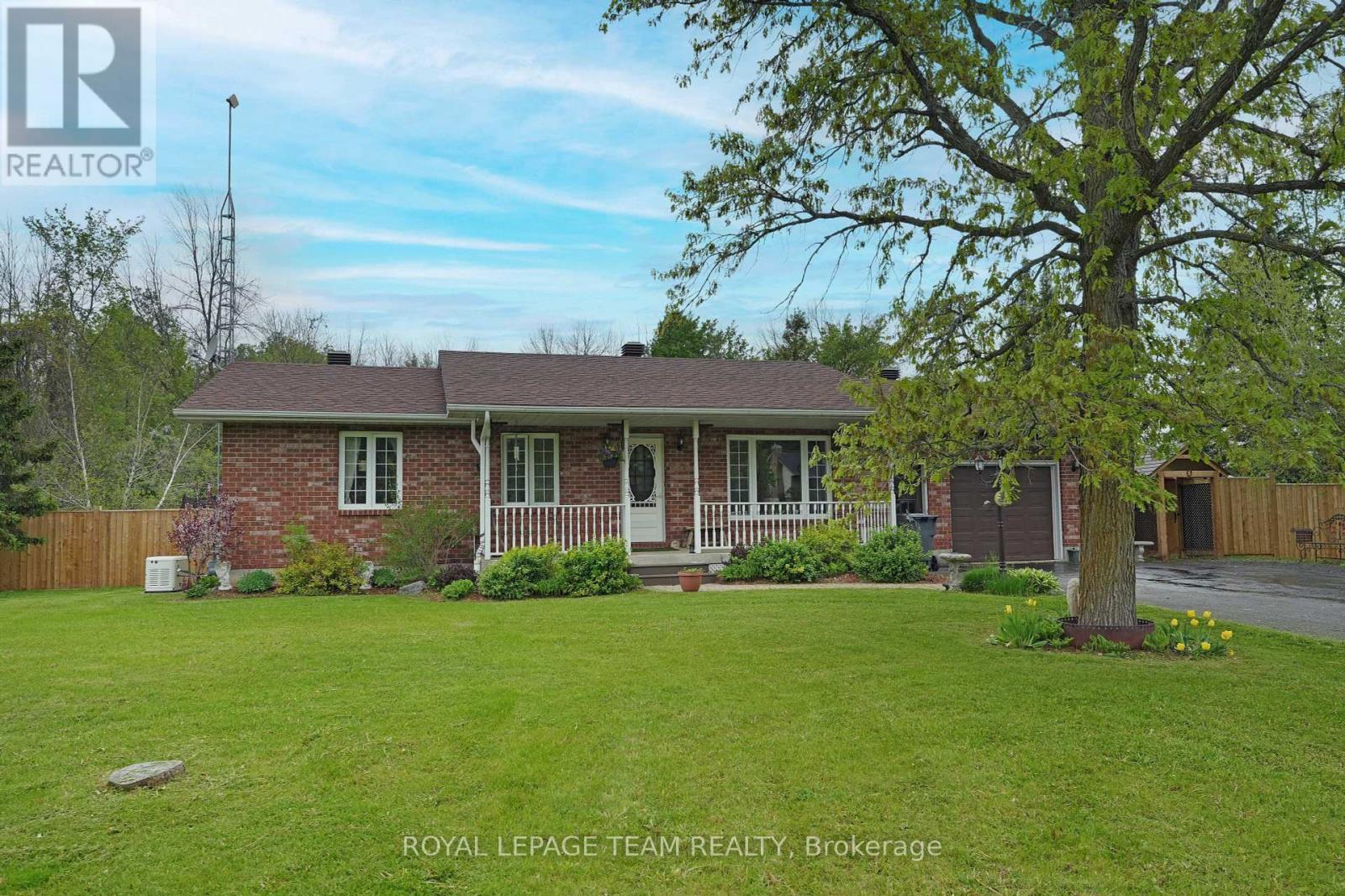 17025 County 36 Road W, South Stormont, Ontario  K0C 2A0 - Photo 2 - X12164531