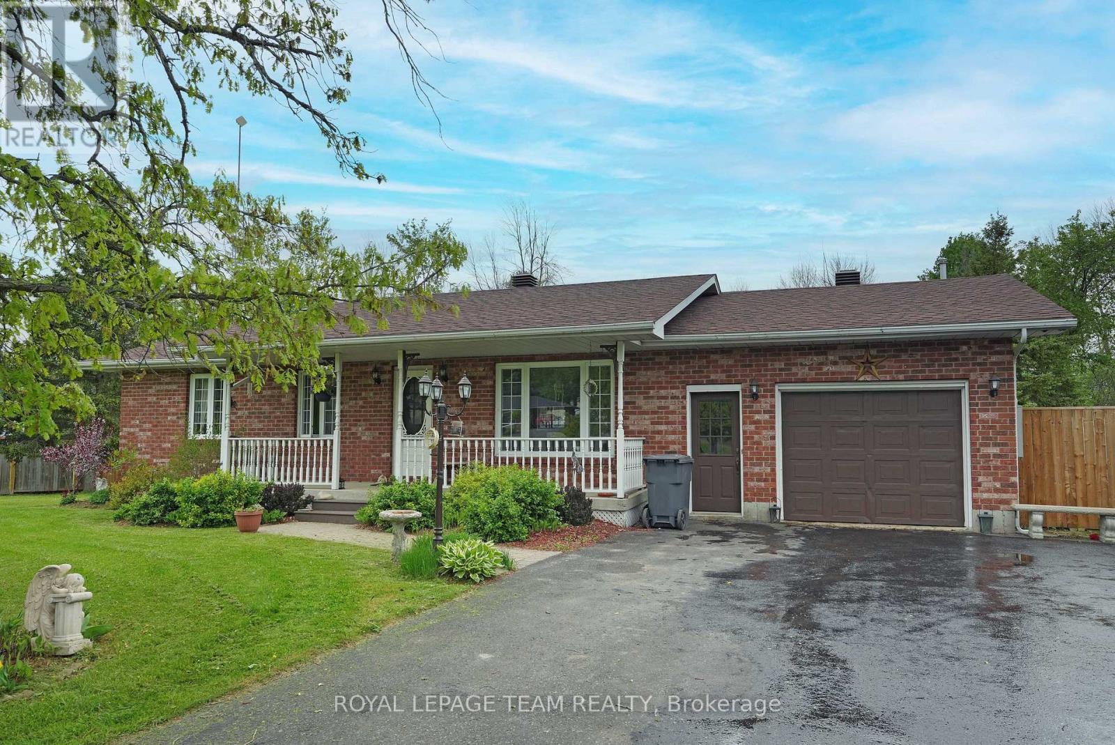 17025 County 36 Road W, South Stormont, Ontario  K0C 2A0 - Photo 4 - X12164531