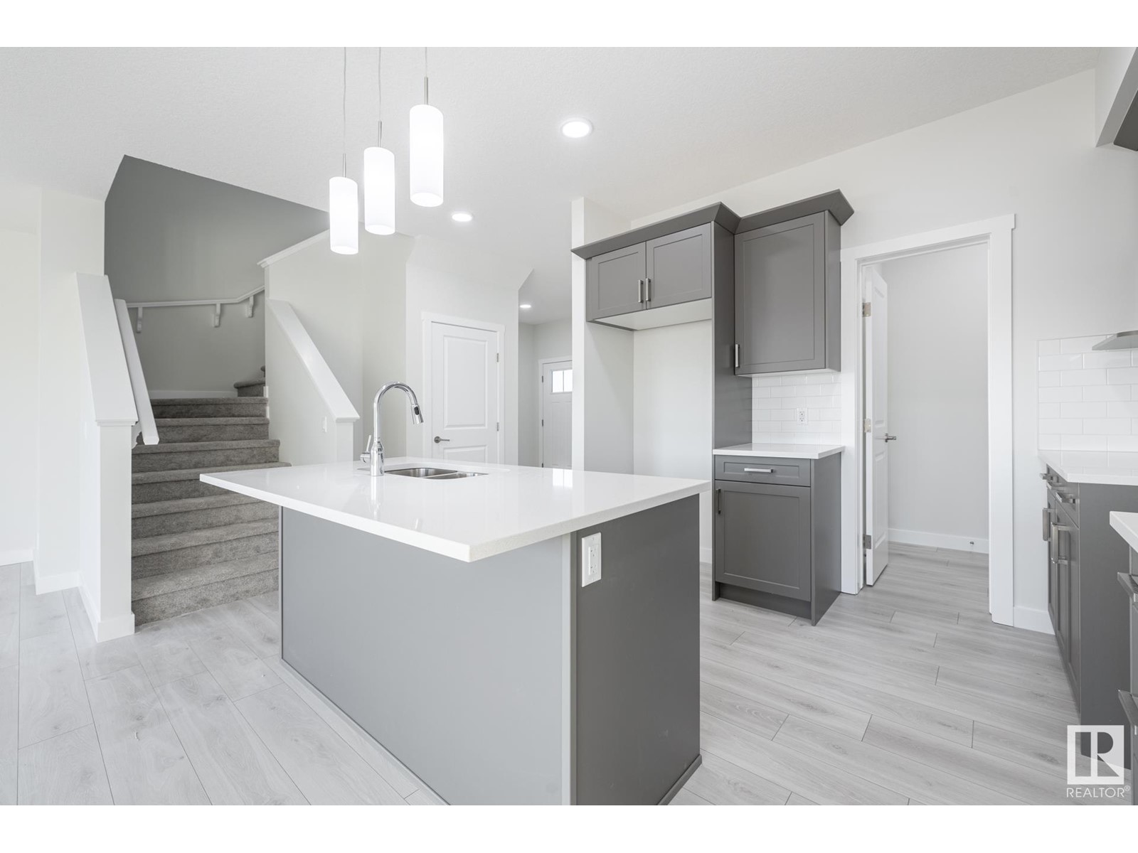 1925 209a St Nw, Edmonton, Alberta  T6M 3B5 - Photo 9 - E4427352