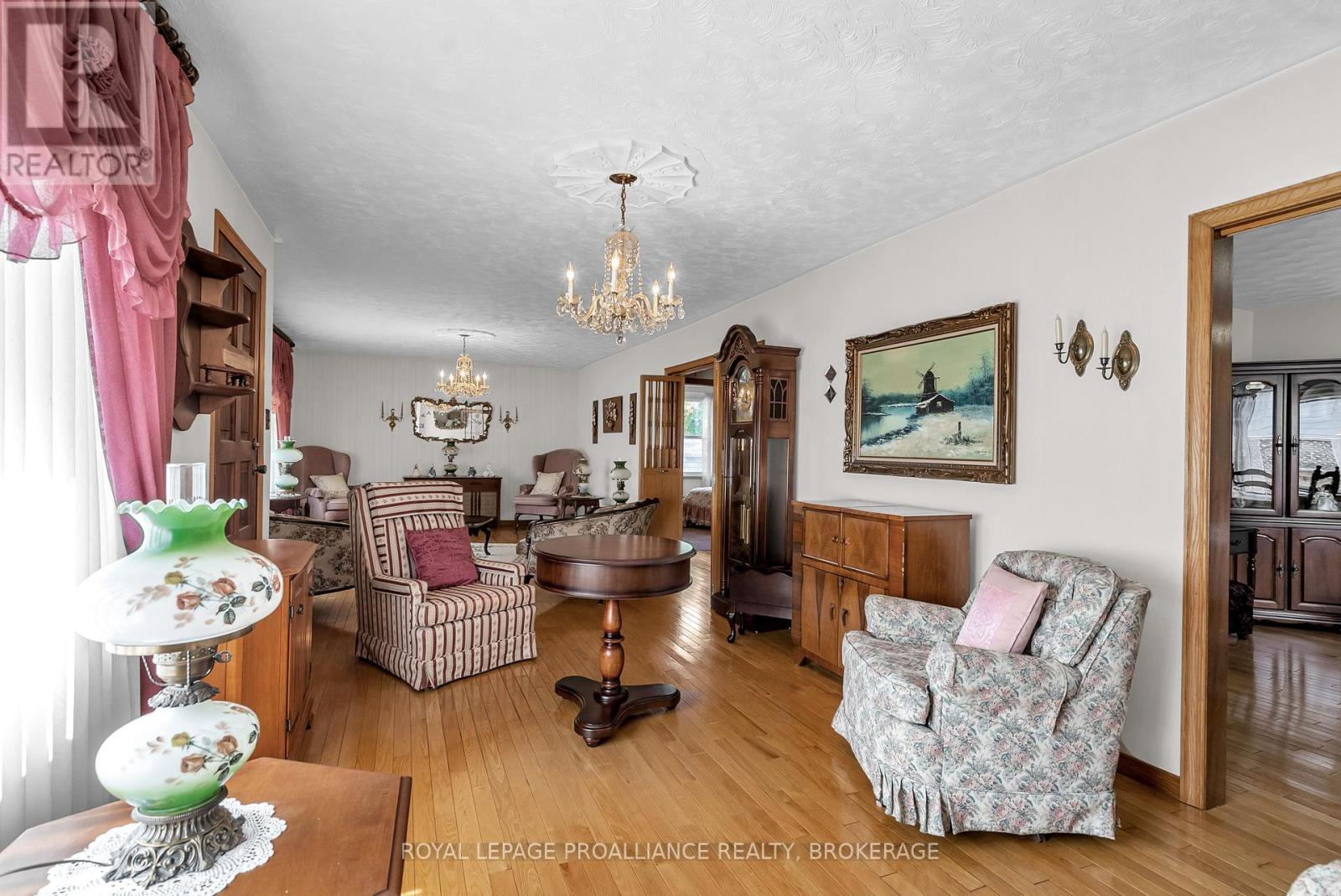 224 Danis Avenue, Cornwall, Ontario  K6H 5E7 - Photo 8 - X12192285