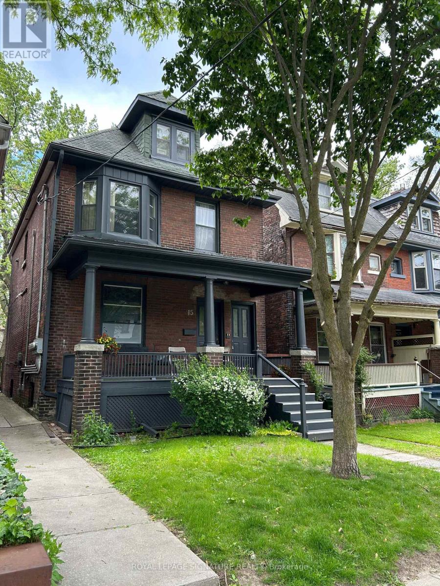 <div class="slider-price">$1,975,000</div><p>15 Constance Street, Toronto, Ontario</p>
