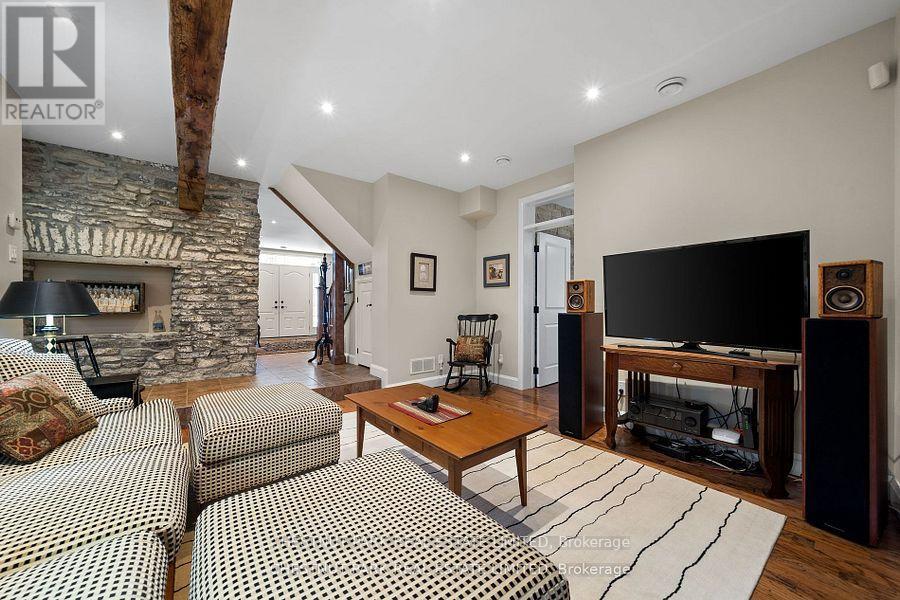 7 - 4 Bridge Street, Prince Edward County, Ontario  K0K 2T0 - Photo 10 - X12192279