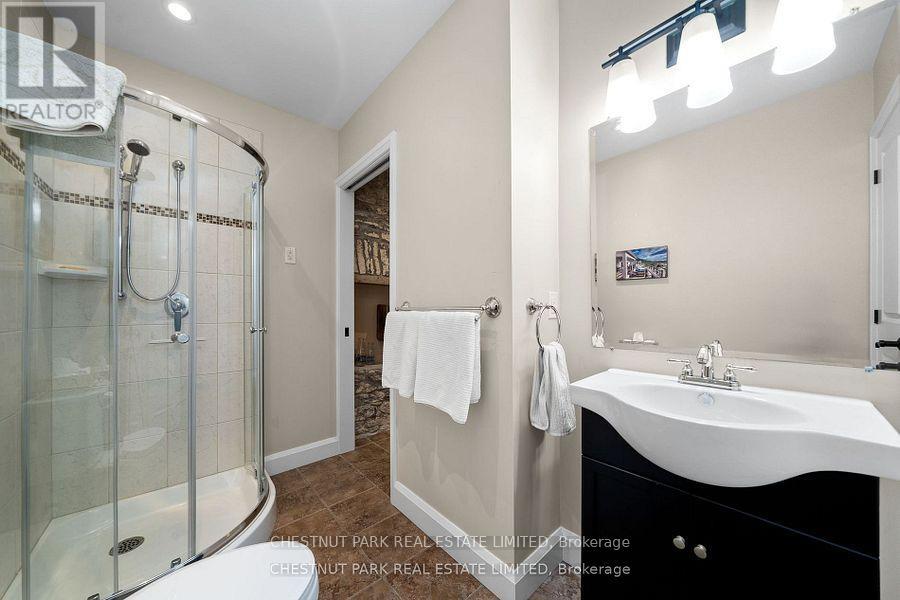 7 - 4 Bridge Street, Prince Edward County, Ontario  K0K 2T0 - Photo 17 - X12192279