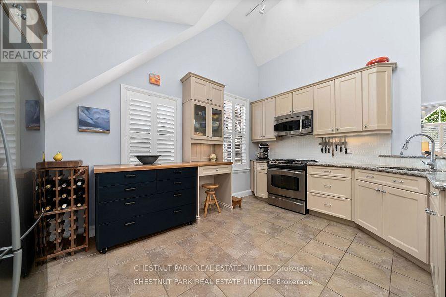7 - 4 Bridge Street, Prince Edward County, Ontario  K0K 2T0 - Photo 20 - X12192279