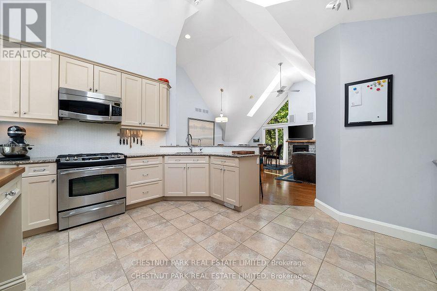 7 - 4 Bridge Street, Prince Edward County, Ontario  K0K 2T0 - Photo 24 - X12192279