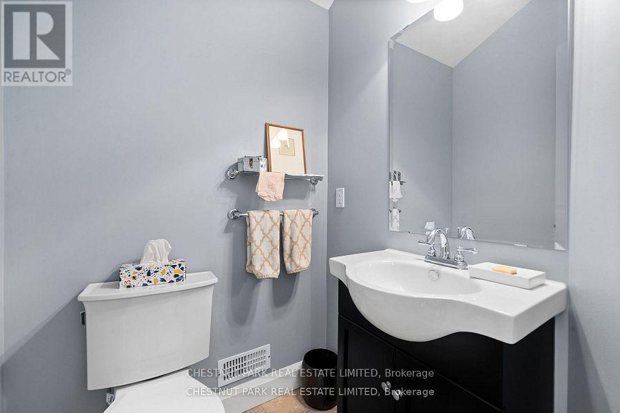 7 - 4 Bridge Street, Prince Edward County, Ontario  K0K 2T0 - Photo 32 - X12192279