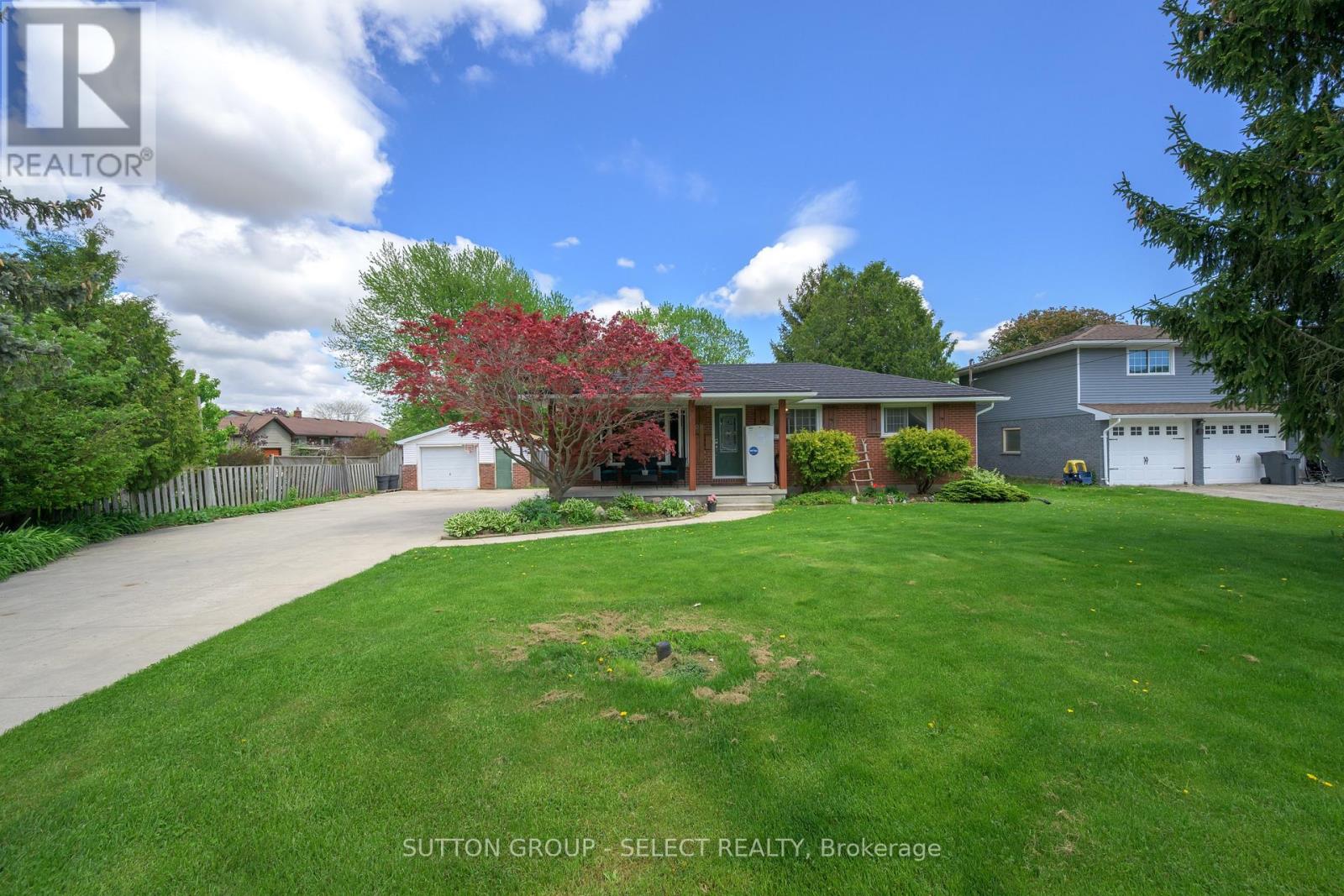 108 Coulter Avenue, St. Thomas, Ontario  N5R 5A7 - Photo 2 - X12192206