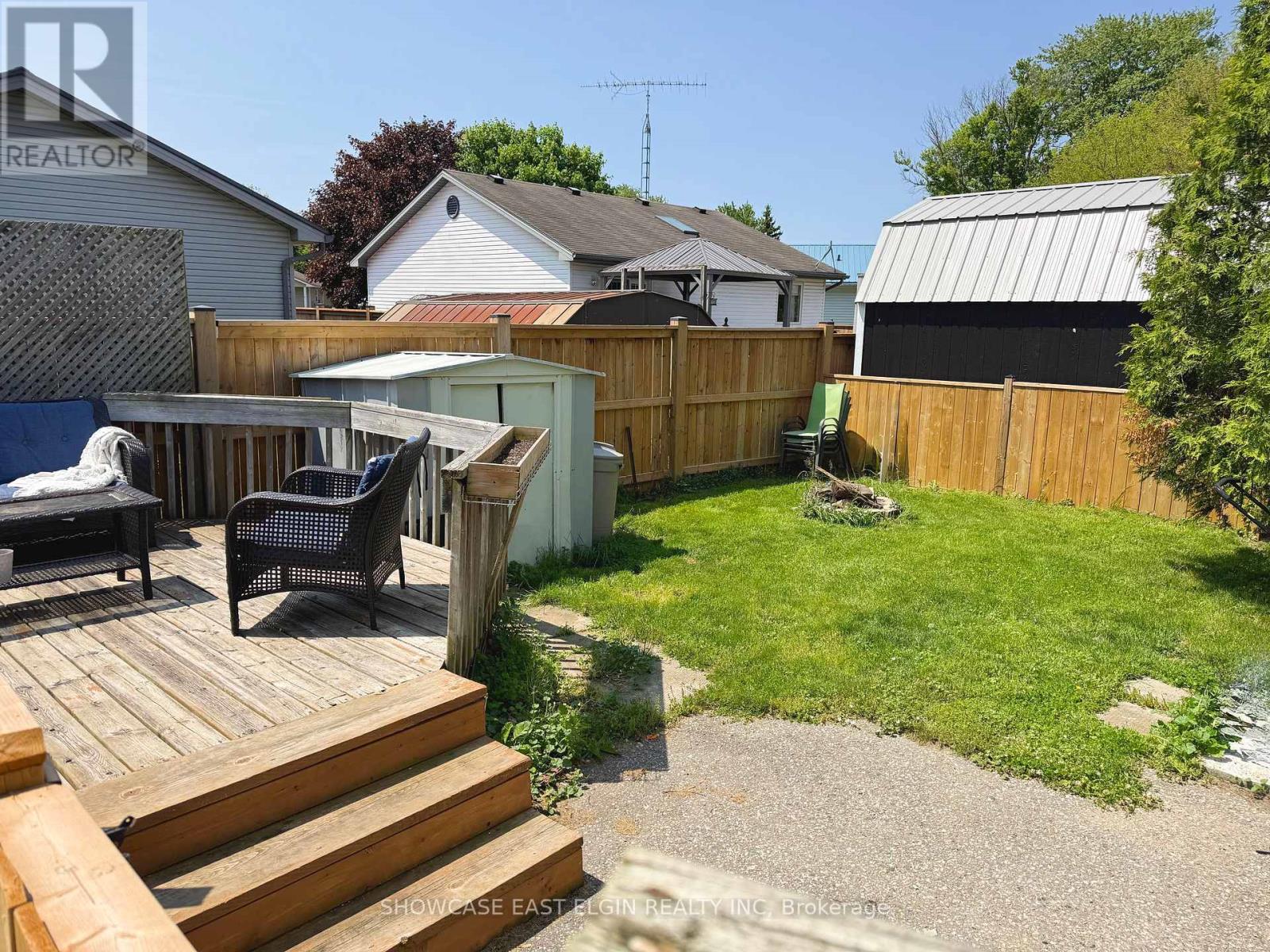 28 Melanie Drive, Aylmer, Ontario  N5H 3G6 - Photo 2 - X12192248