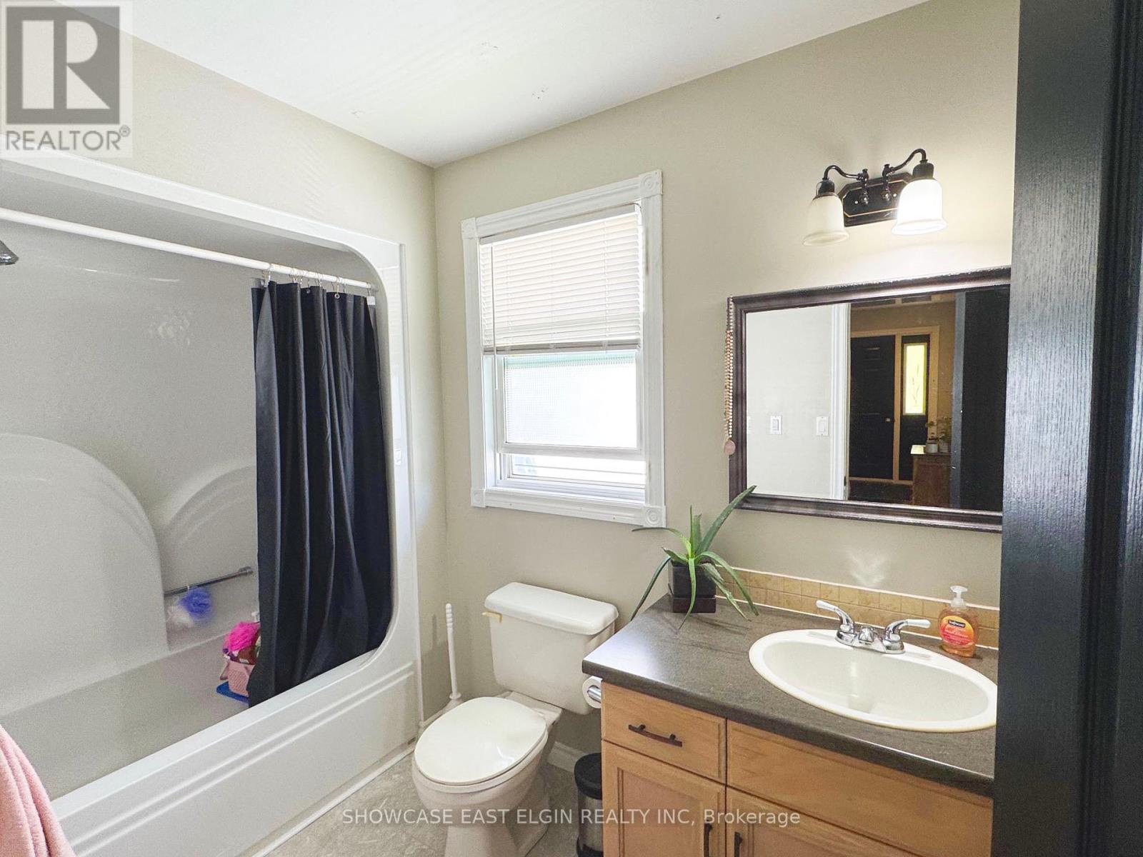 28 Melanie Drive, Aylmer, Ontario  N5H 3G6 - Photo 8 - X12192248