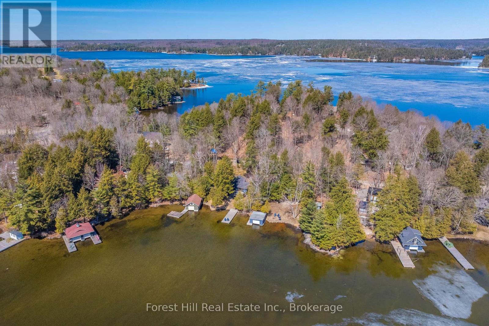 1054 Fair-Lee Park Road, Muskoka Lakes, Ontario  P0B 1G0 - Photo 3 - X12095293