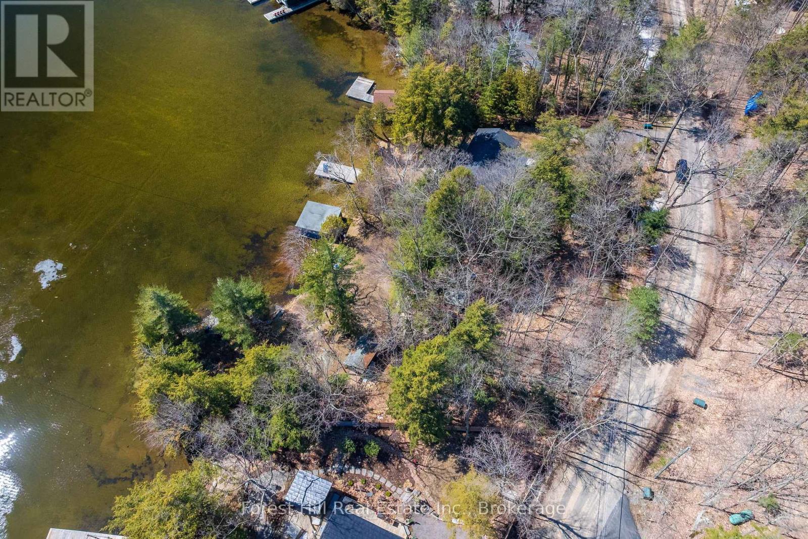 1054 Fair-Lee Park Road, Muskoka Lakes, Ontario  P0B 1G0 - Photo 4 - X12095293