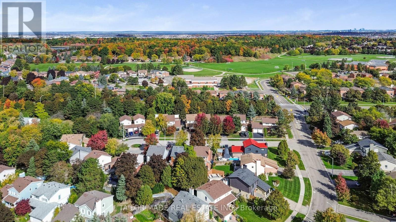 10 Shelbourne Court, Brampton (Heart Lake West), Ontario  L6Z 1C2 - Photo 39 - W12146264