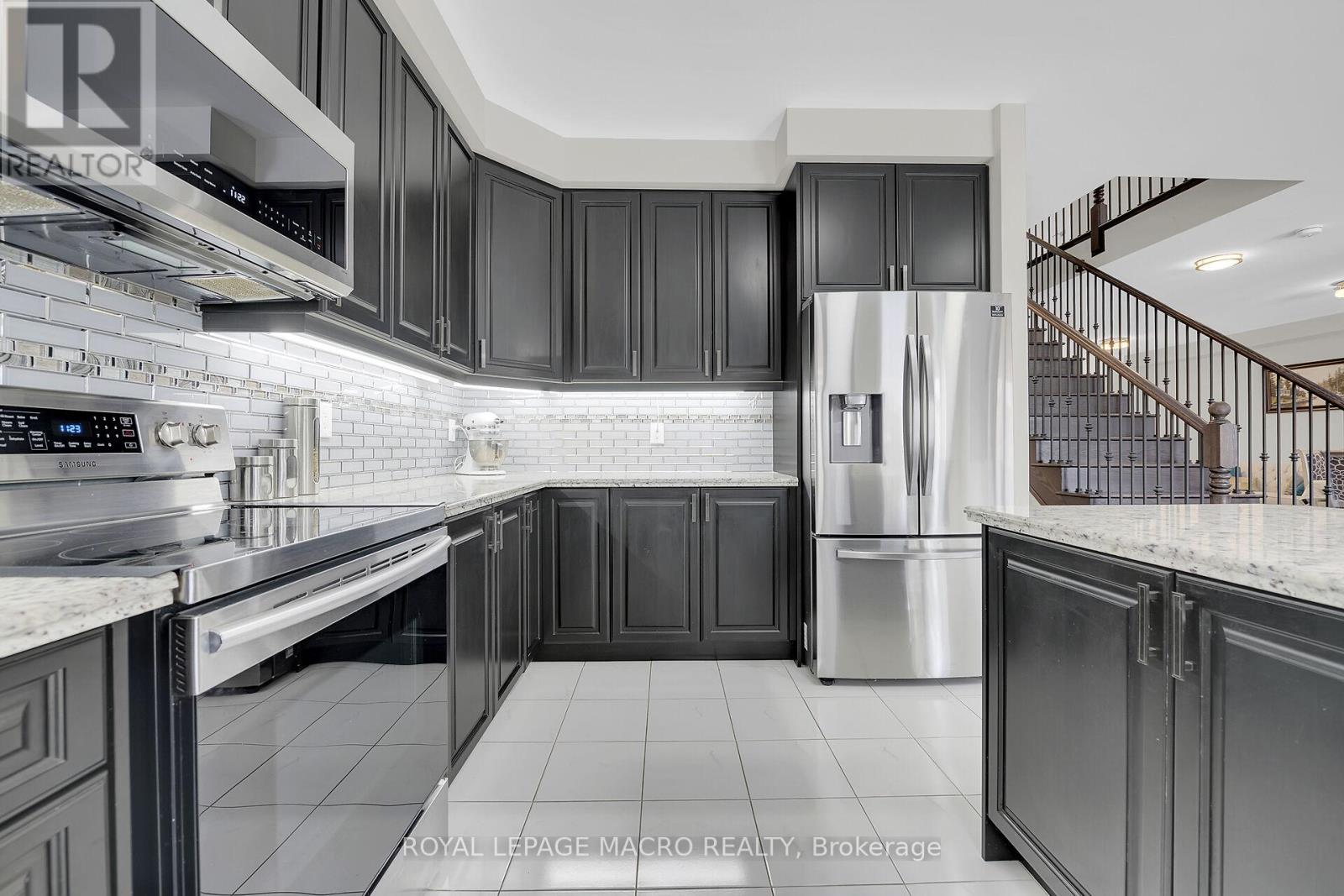 88 Bellroyal Crescent, Hamilton, Ontario  L8J 0G1 - Photo 8 - X11994747