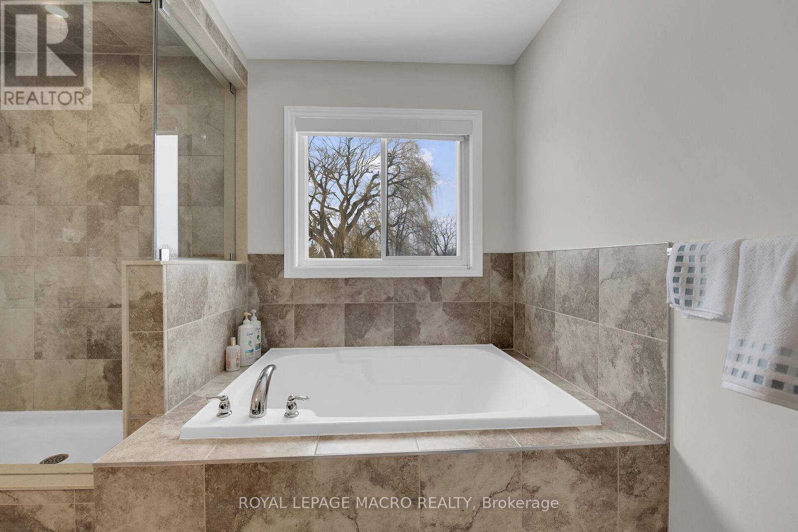 88 Bellroyal Crescent, Hamilton, Ontario  L8J 0G1 - Photo 39 - X11994747