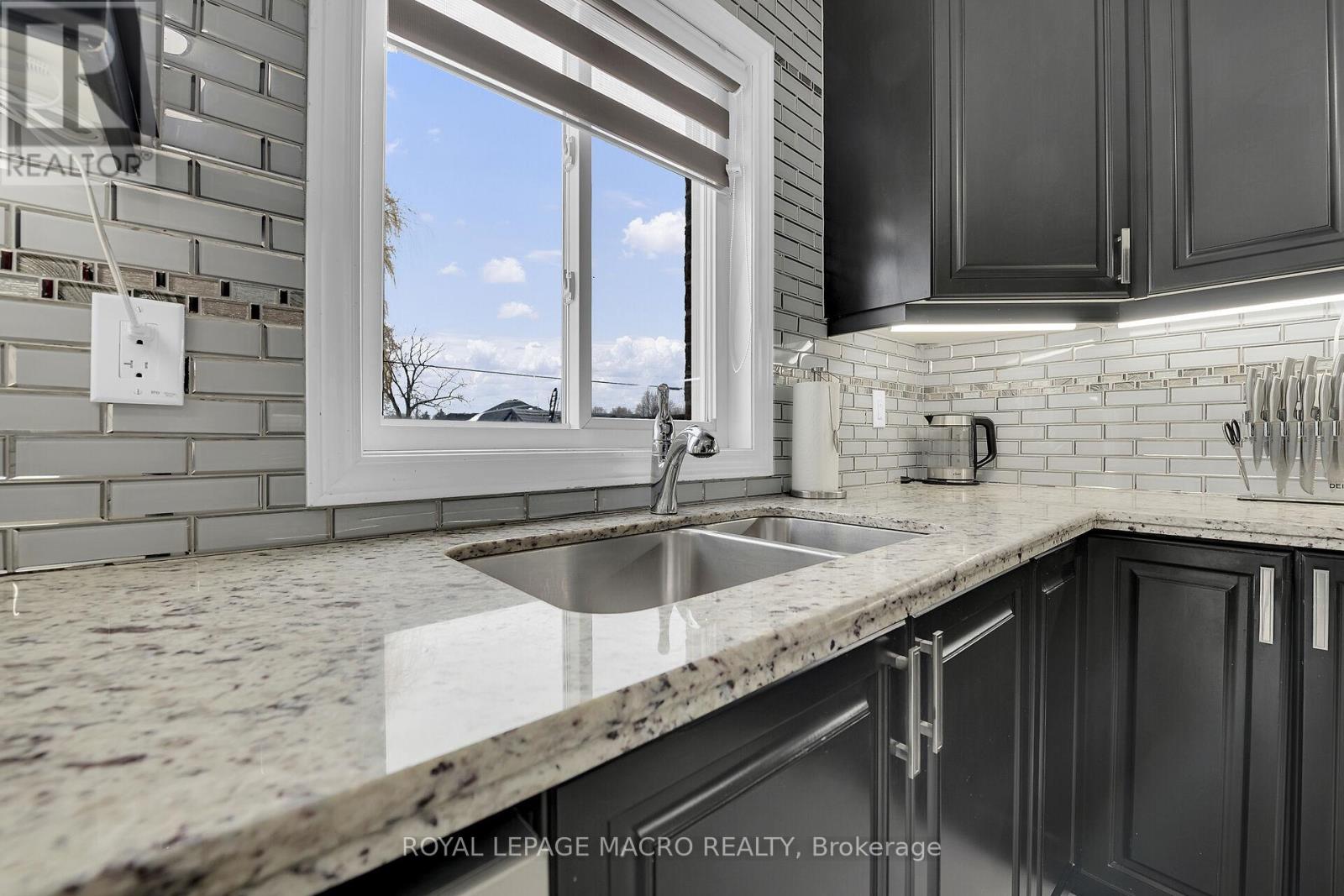88 Bellroyal Crescent, Hamilton, Ontario  L8J 0G1 - Photo 7 - X11994747