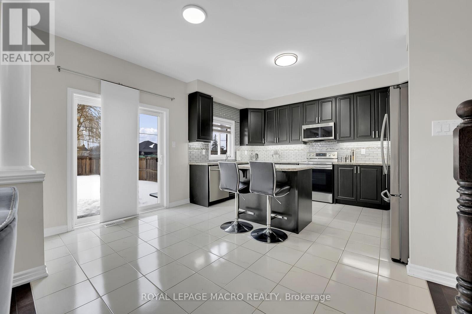 88 Bellroyal Crescent, Hamilton, Ontario  L8J 0G1 - Photo 5 - X11994747