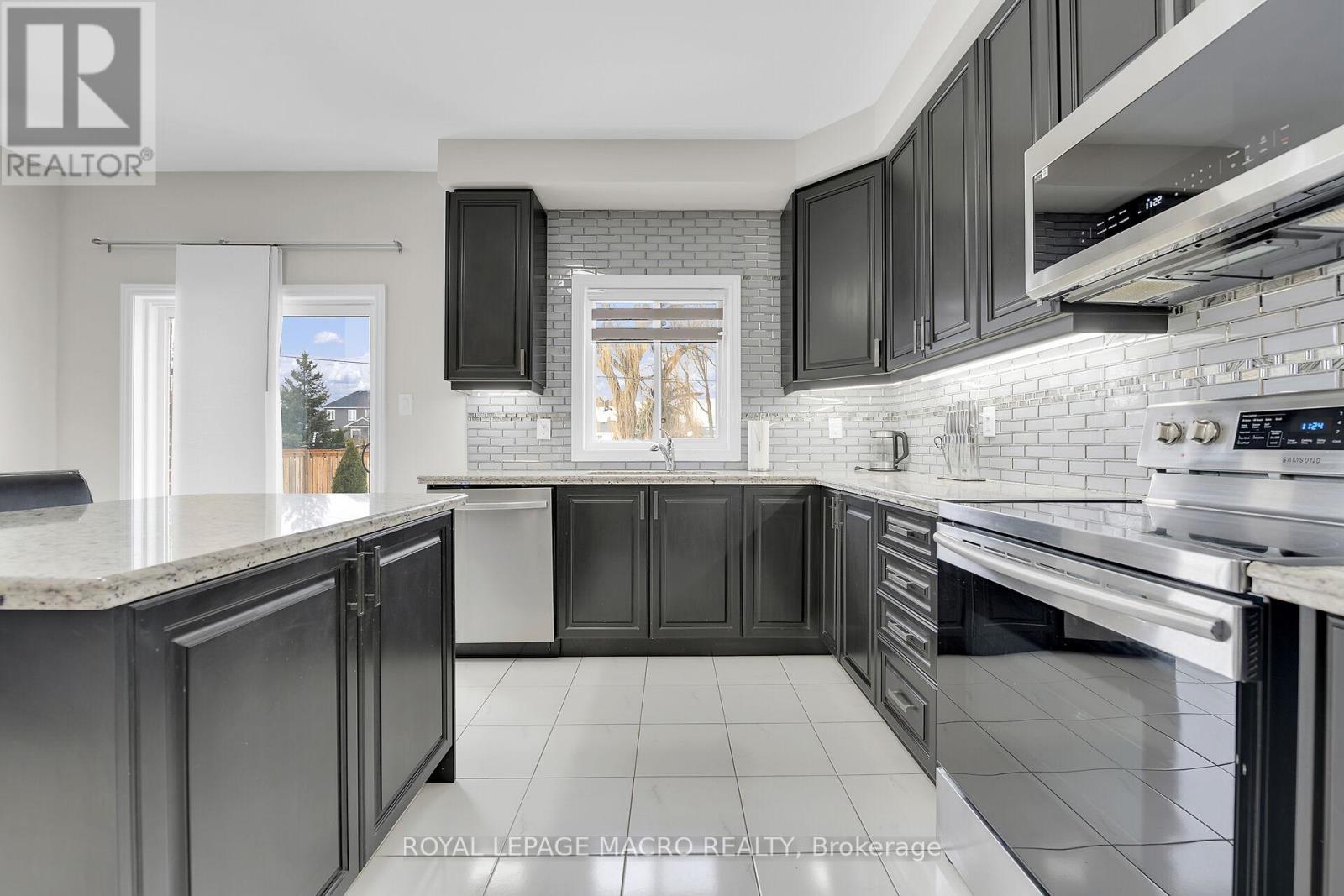 88 Bellroyal Crescent, Hamilton, Ontario  L8J 0G1 - Photo 9 - X11994747
