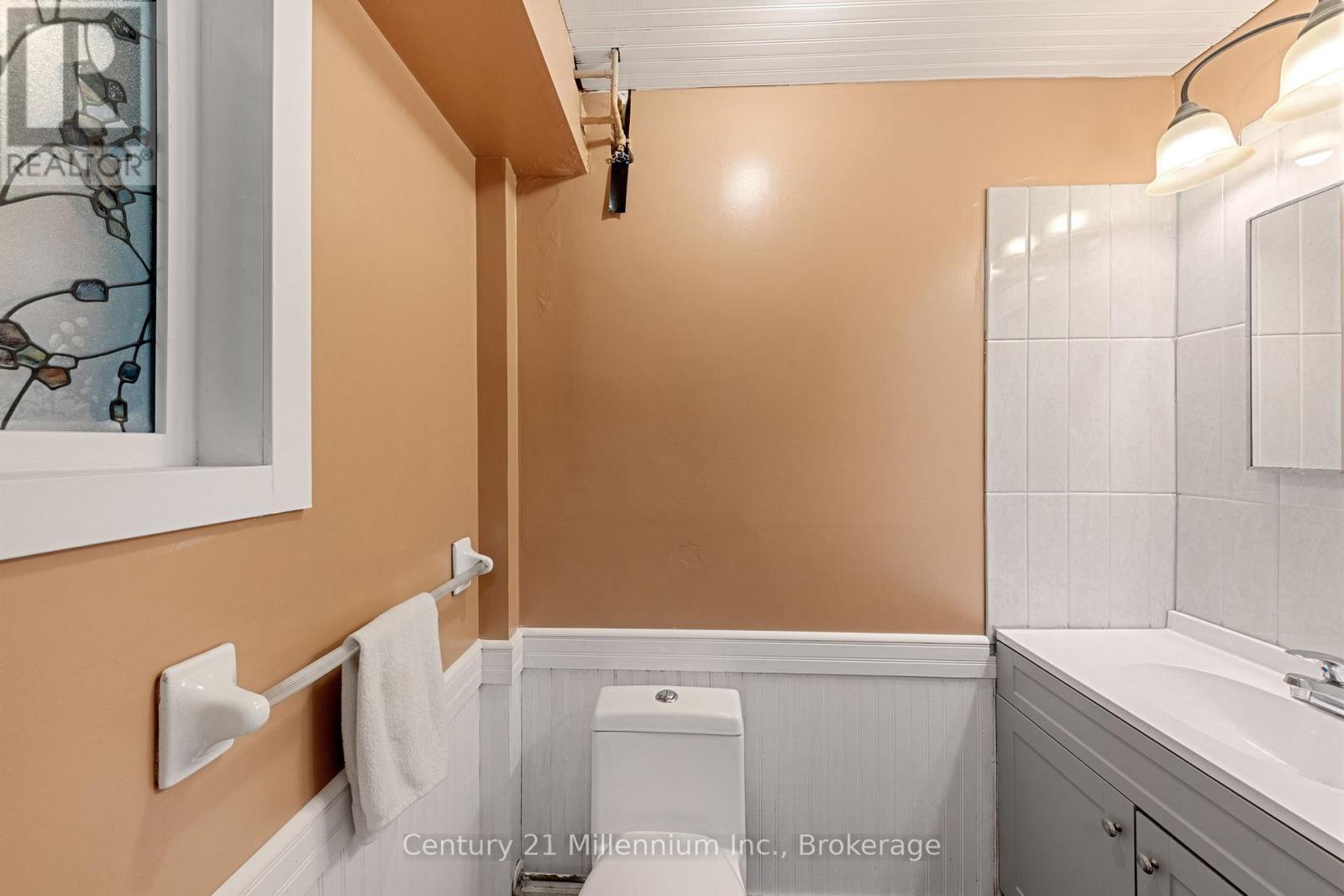 108 Ansley Road, Wasaga Beach, Ontario L9Z 2N5 - Photo 33 - S12192205