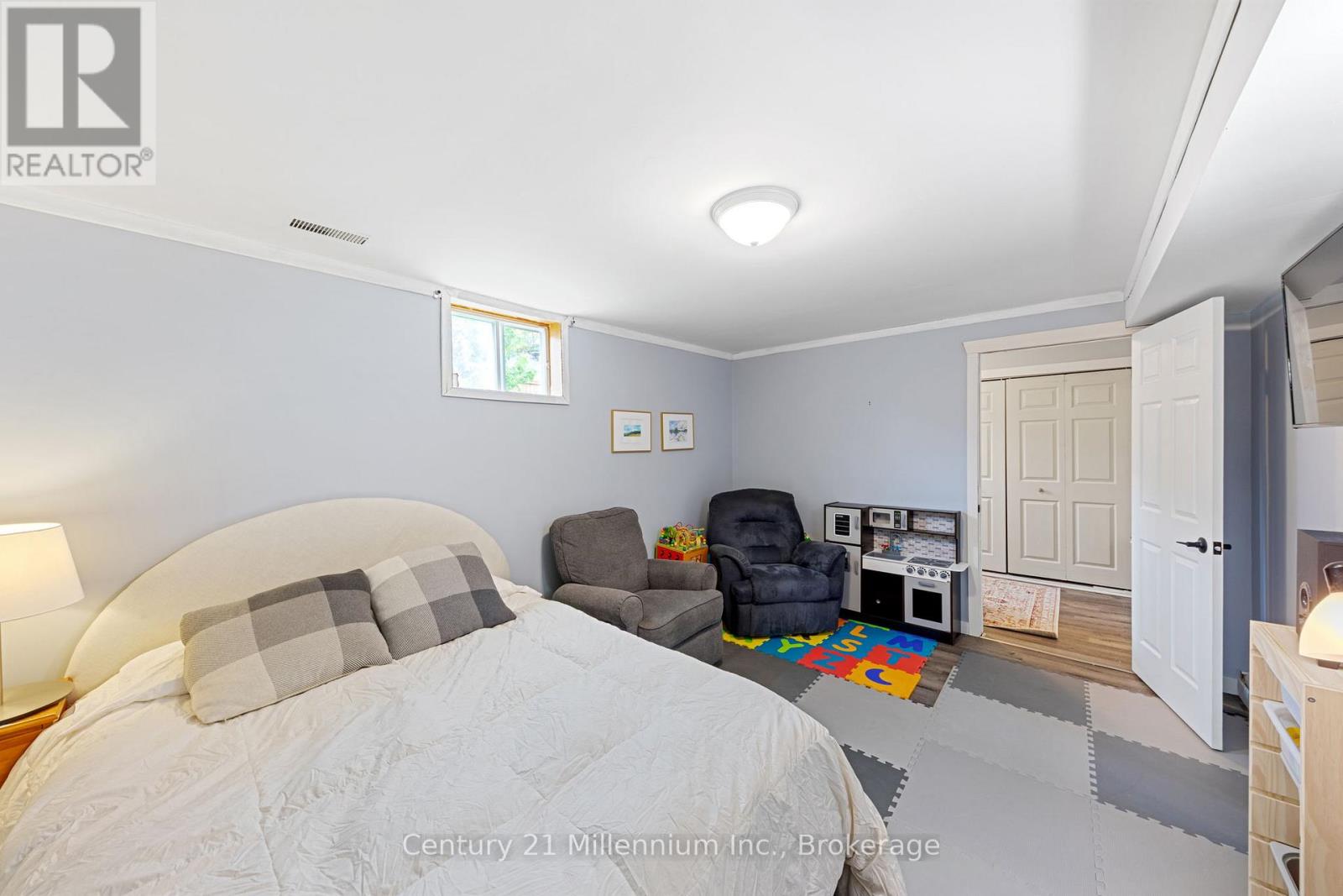 108 Ansley Road, Wasaga Beach, Ontario L9Z 2N5 - Photo 37 - S12192205