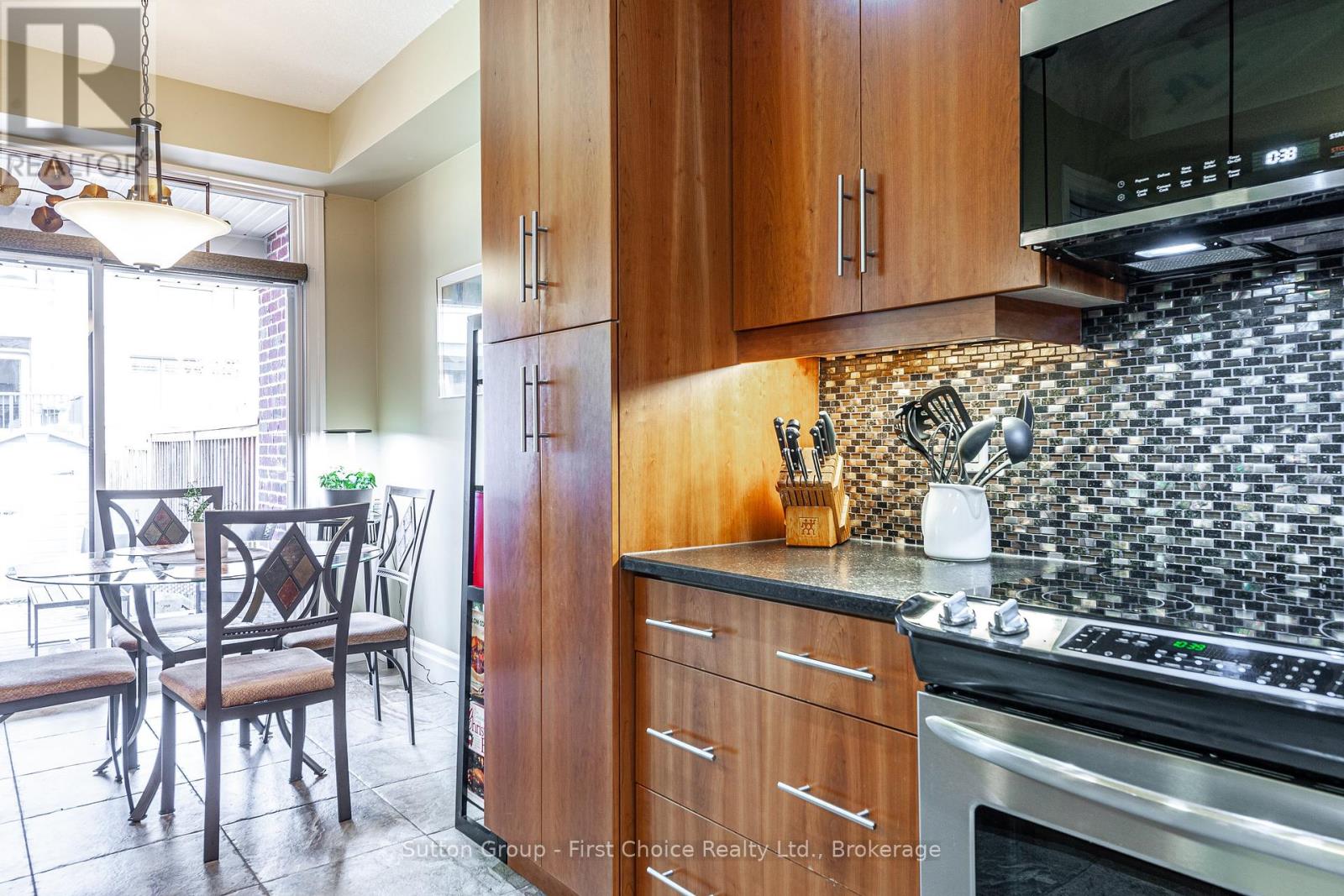 138 Oak Park Drive, Waterloo, Ontario  N2K 0B3 - Photo 11 - X12192151