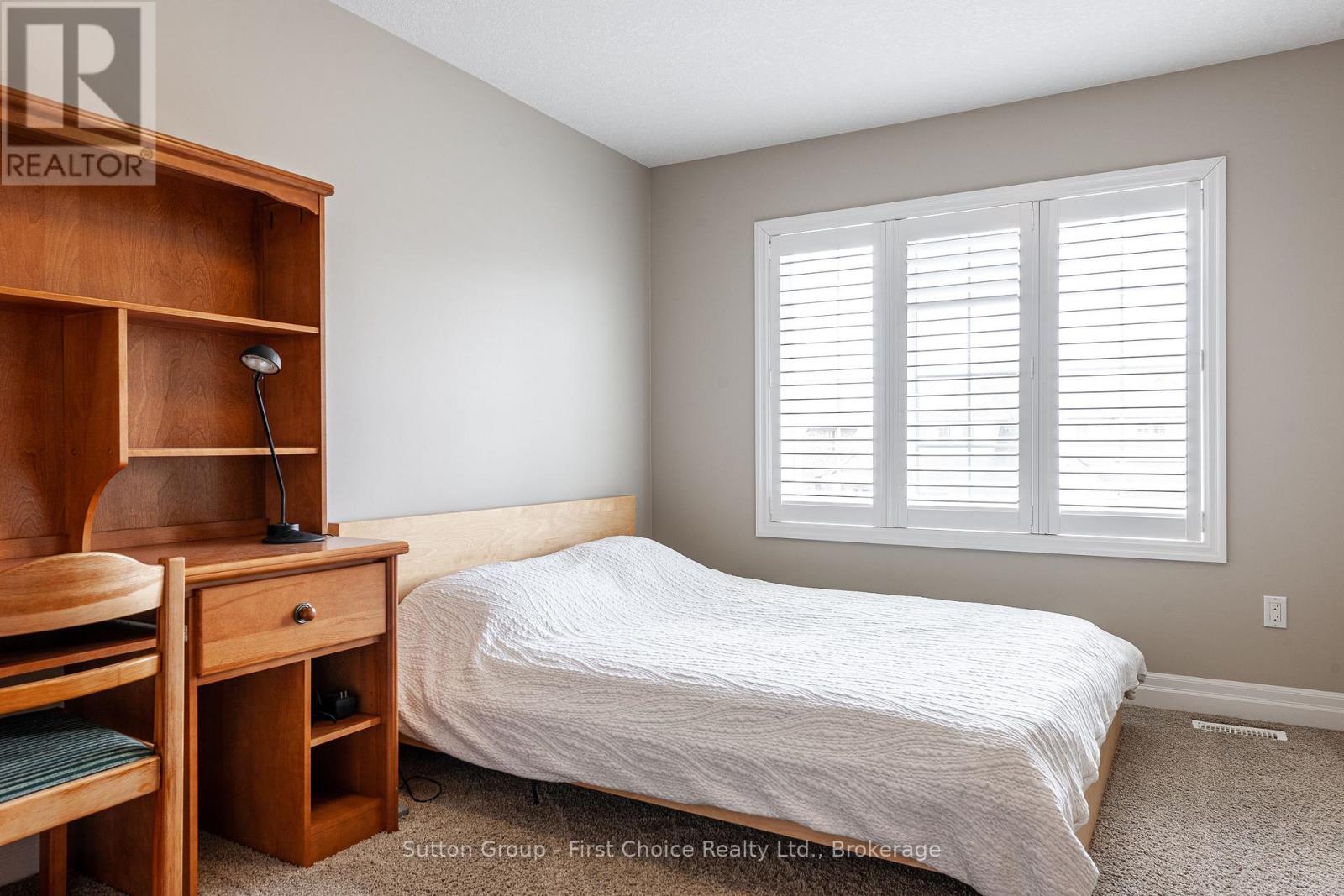 138 Oak Park Drive, Waterloo, Ontario  N2K 0B3 - Photo 18 - X12192151