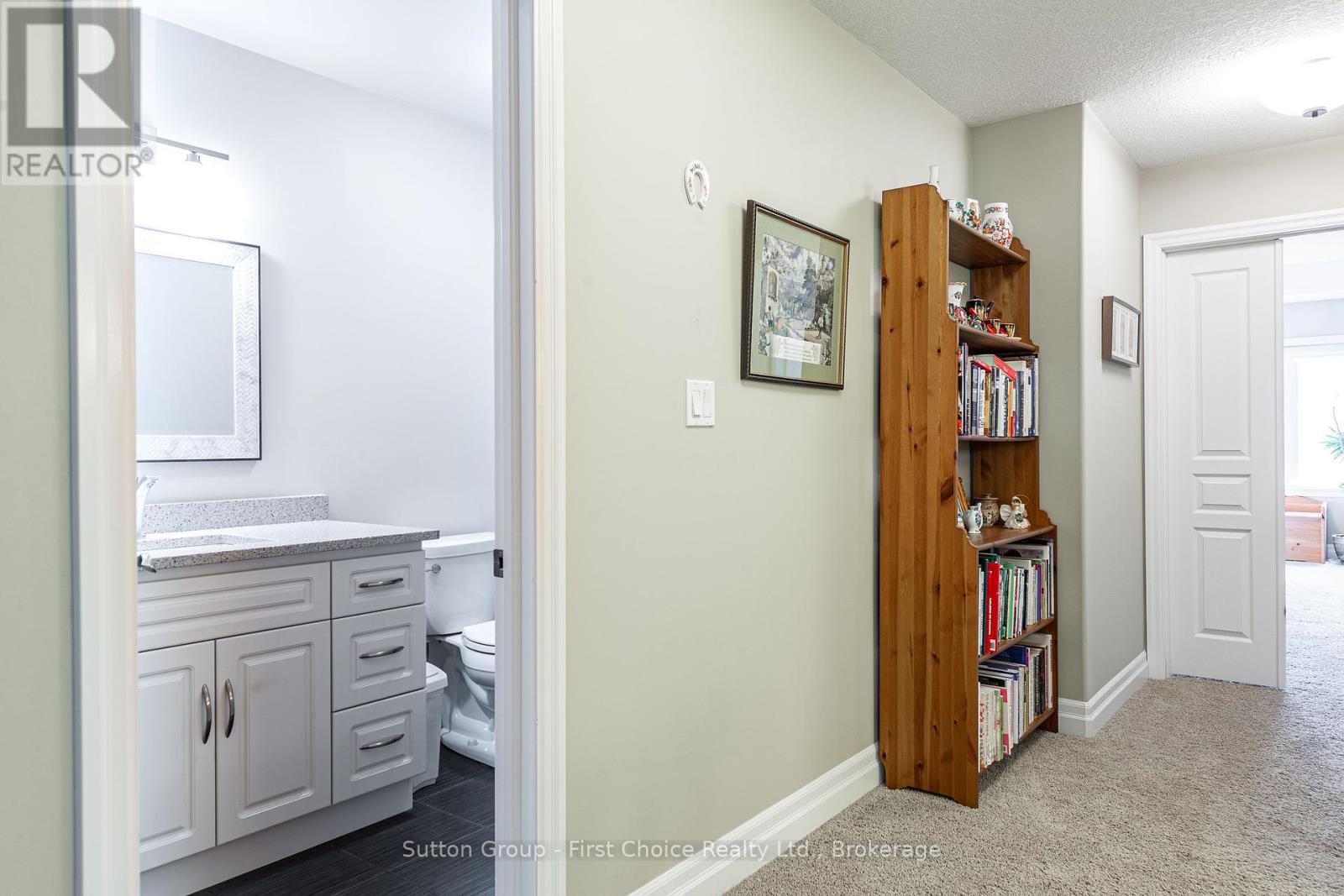 138 Oak Park Drive, Waterloo, Ontario  N2K 0B3 - Photo 22 - X12192151