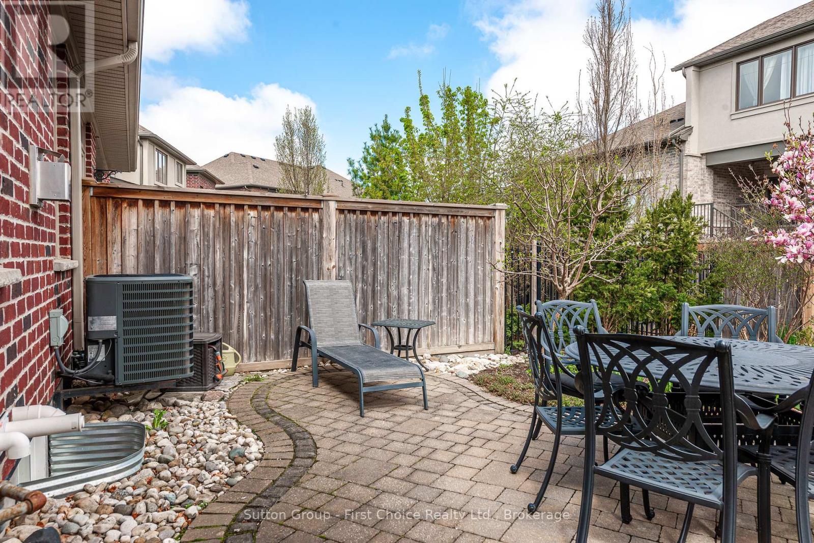 138 Oak Park Drive, Waterloo, Ontario  N2K 0B3 - Photo 35 - X12192151