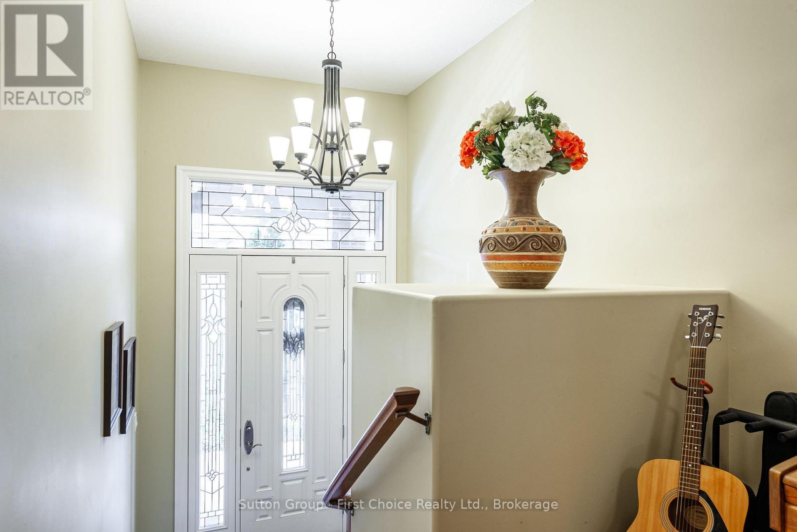 138 Oak Park Drive, Waterloo, Ontario  N2K 0B3 - Photo 5 - X12192151