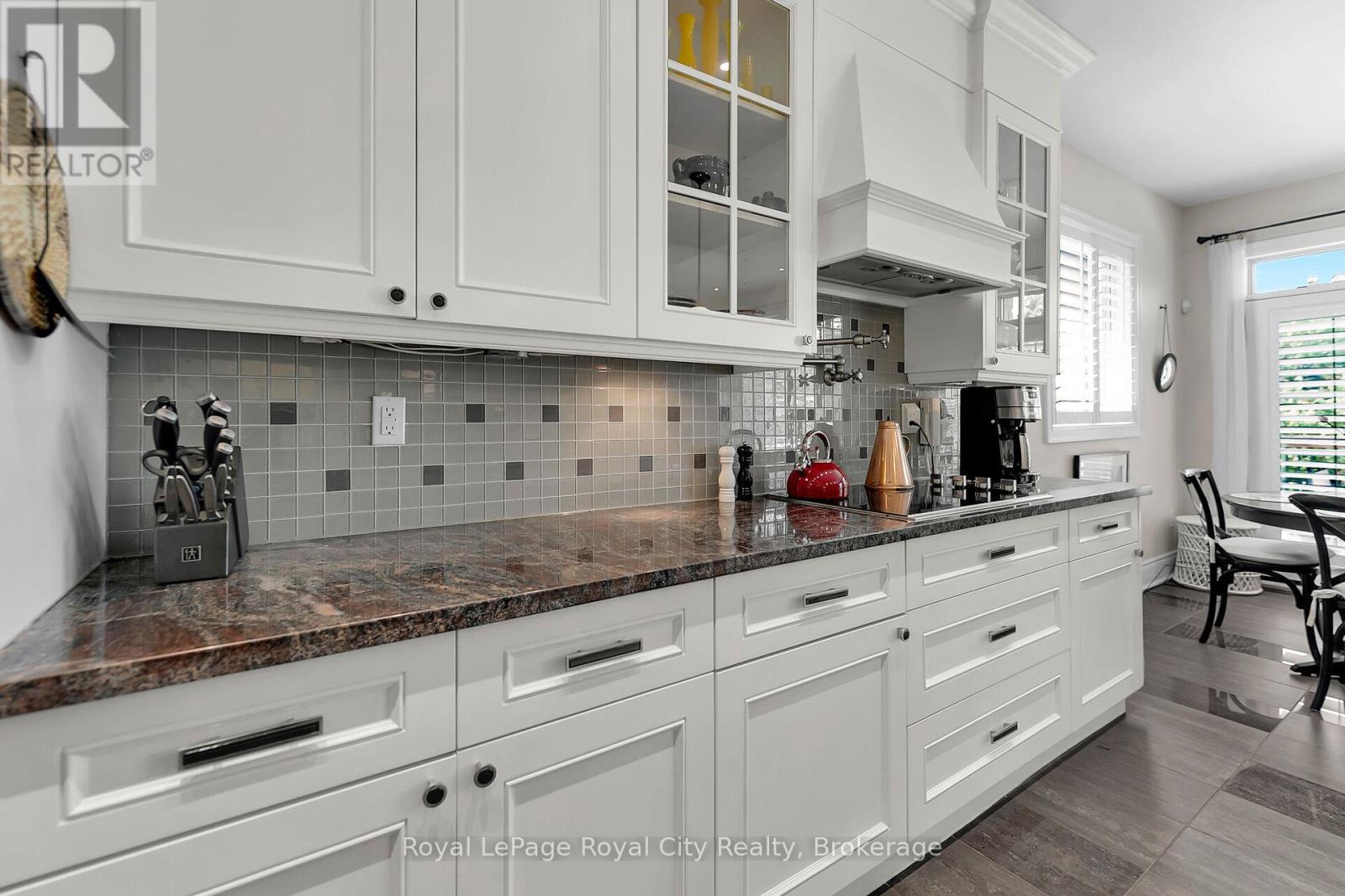54 Aberfoyle Mill Crescent, Puslinch, Ontario  N1H 6H9 - Photo 10 - X12192234