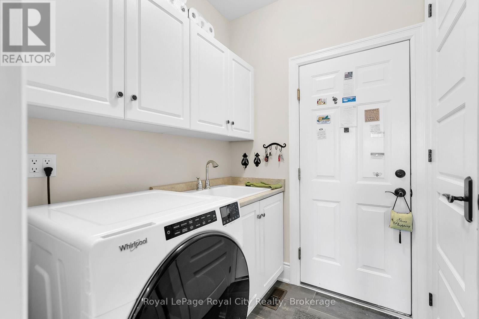 54 Aberfoyle Mill Crescent, Puslinch, Ontario  N1H 6H9 - Photo 13 - X12192234