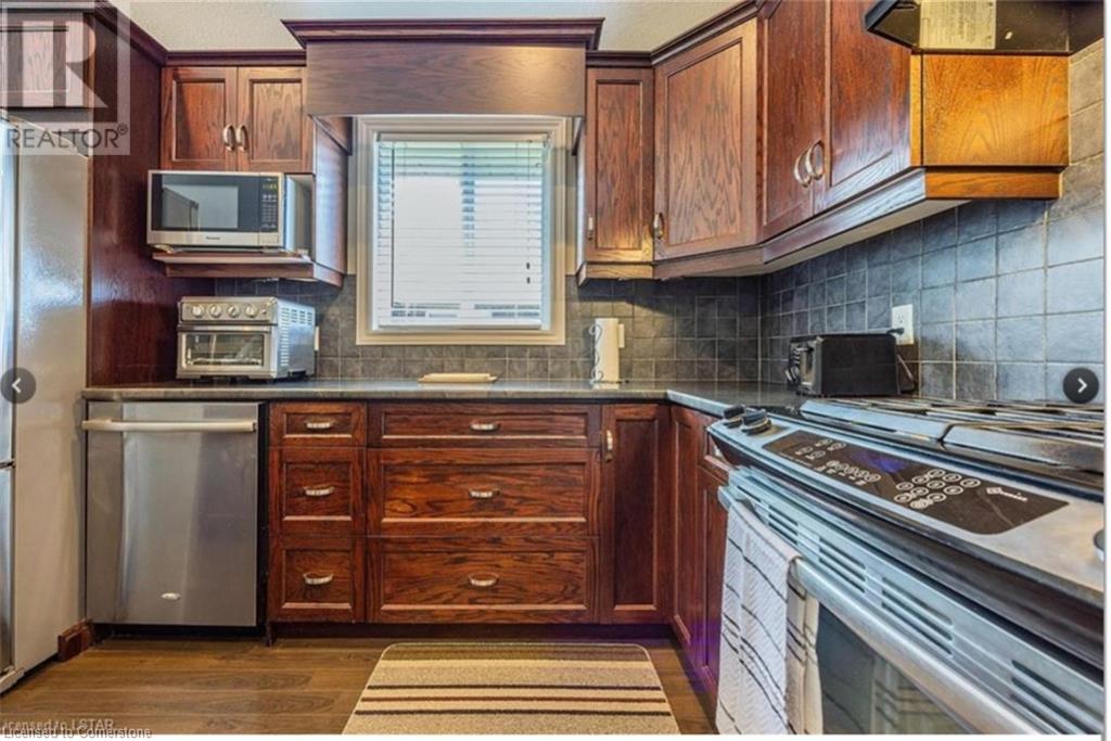 Photo 4 of 25 for 3 Lawrence Avenue