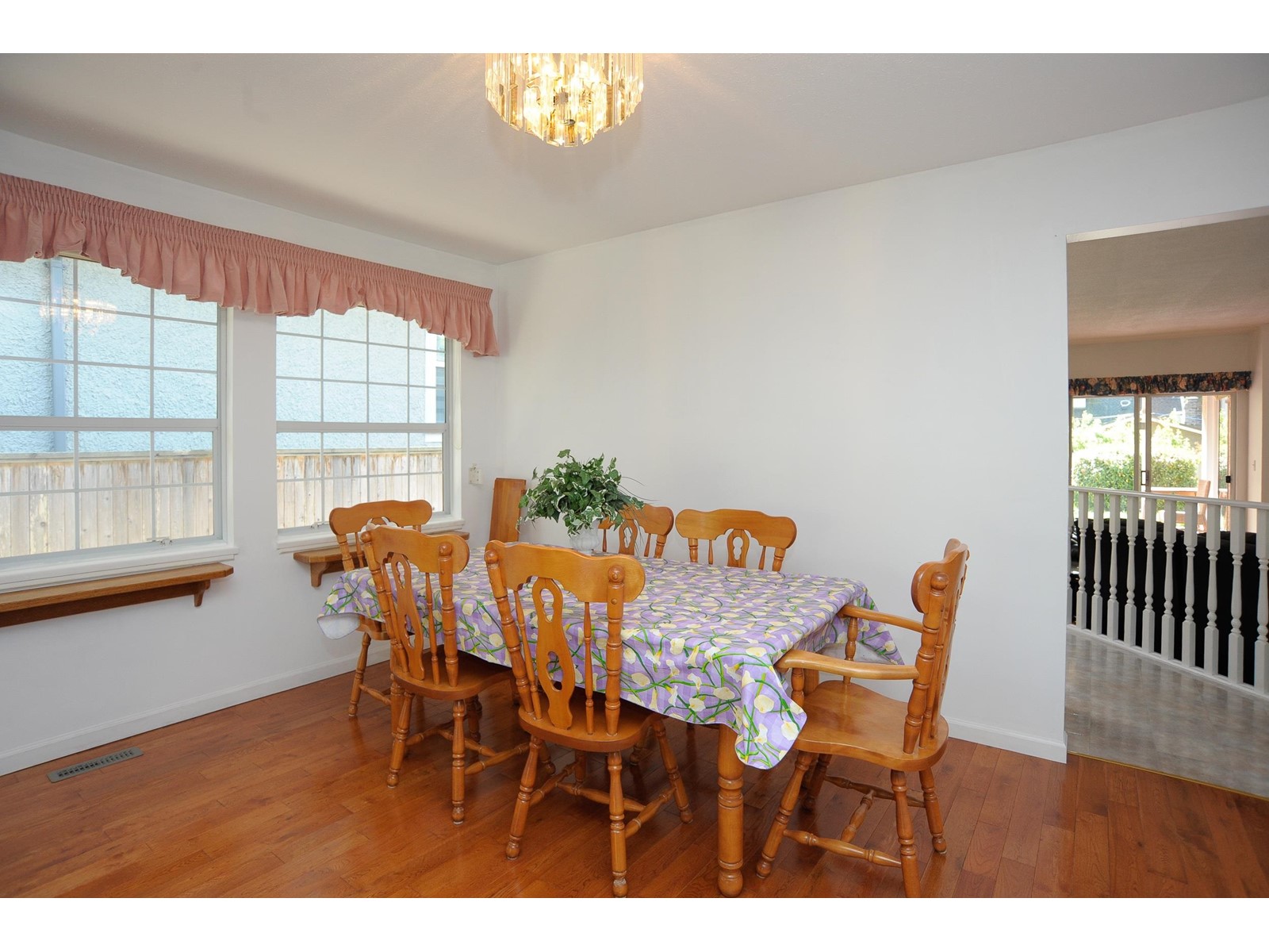 Property at 1537 131 STREET image 5
