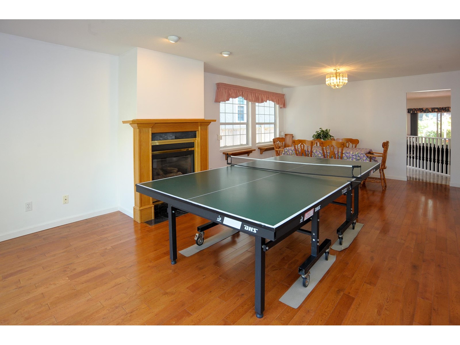 Property at 1537 131 STREET image 3