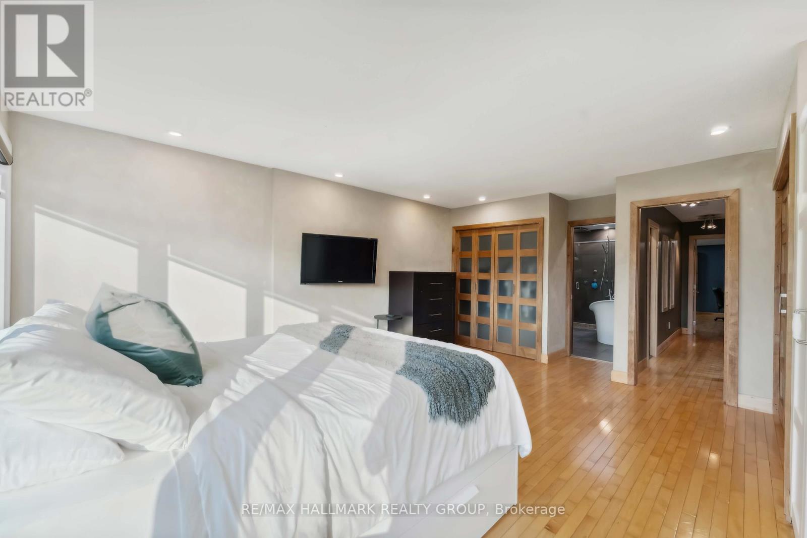 39 Robinson Avenue, Ottawa, Ontario  K1N 8N8 - Photo 27 - X12192250