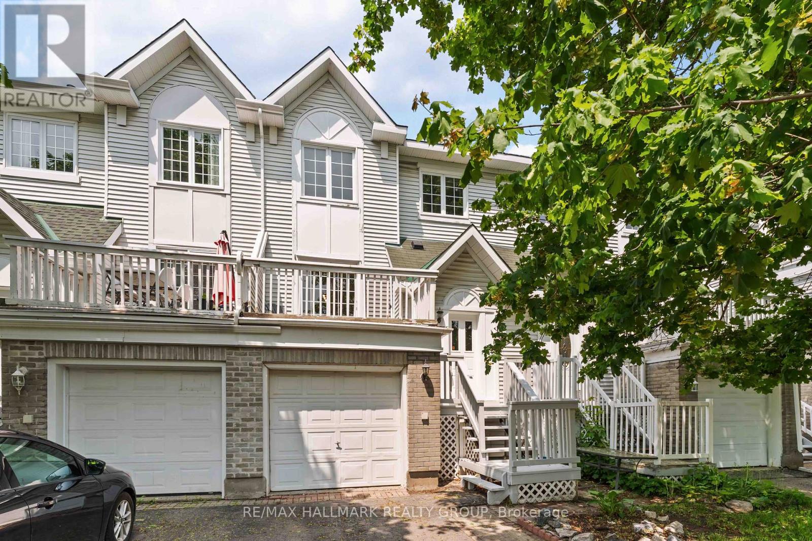 4 Castlegreen Private, Ottawa, Ontario  K1T 3N2 - Photo 1 - X12192267