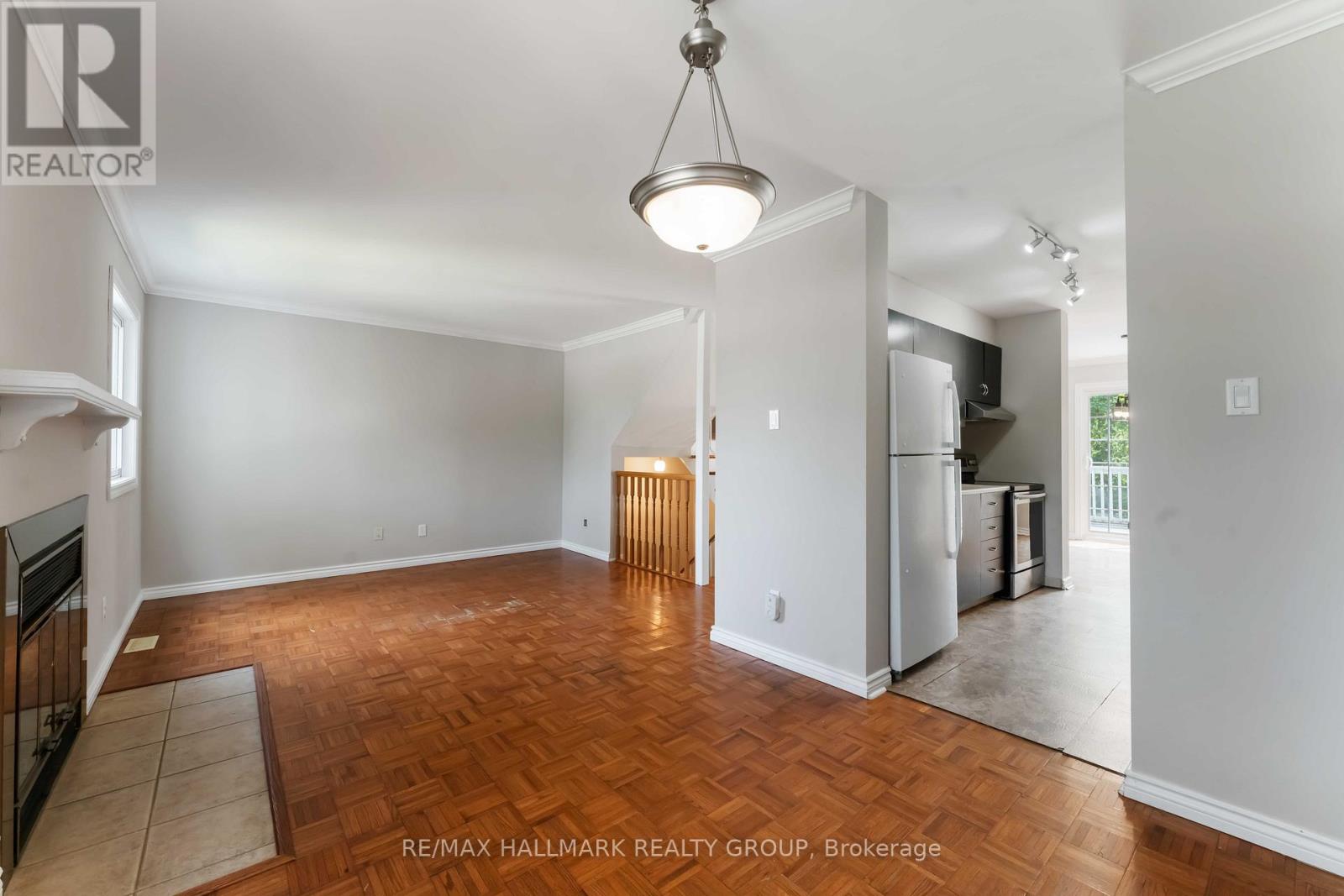 4 Castlegreen Private, Ottawa, Ontario  K1T 3N2 - Photo 10 - X12192267