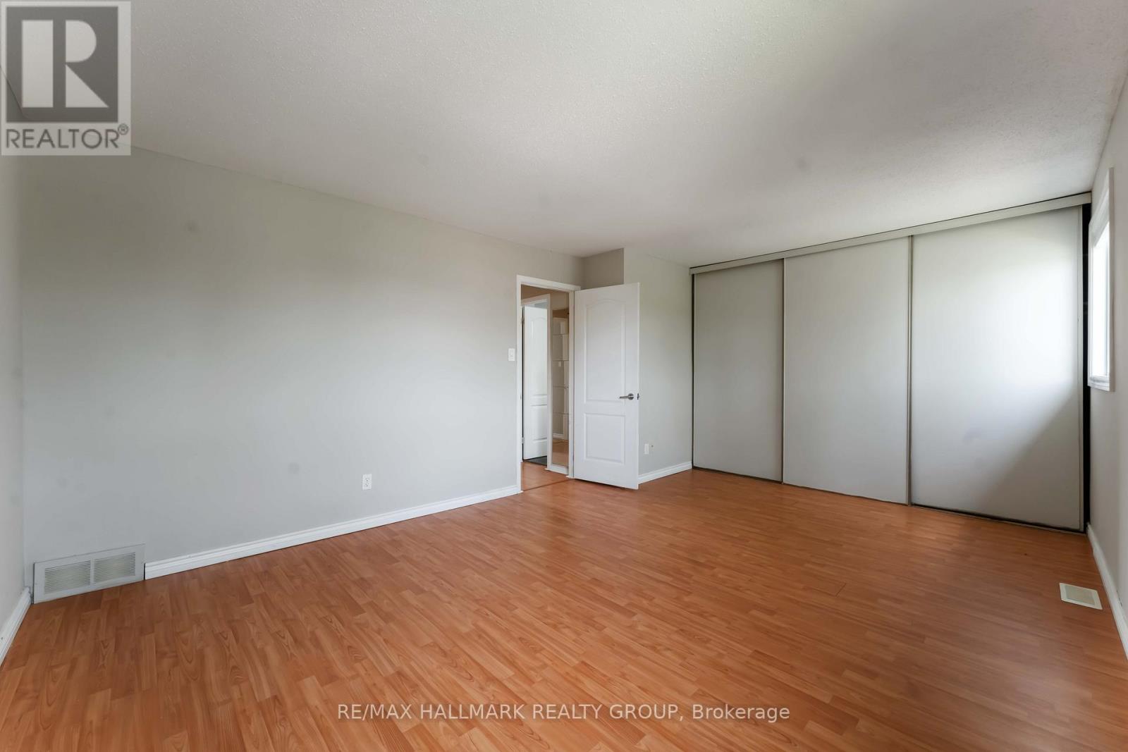 4 Castlegreen Private, Ottawa, Ontario  K1T 3N2 - Photo 18 - X12192267