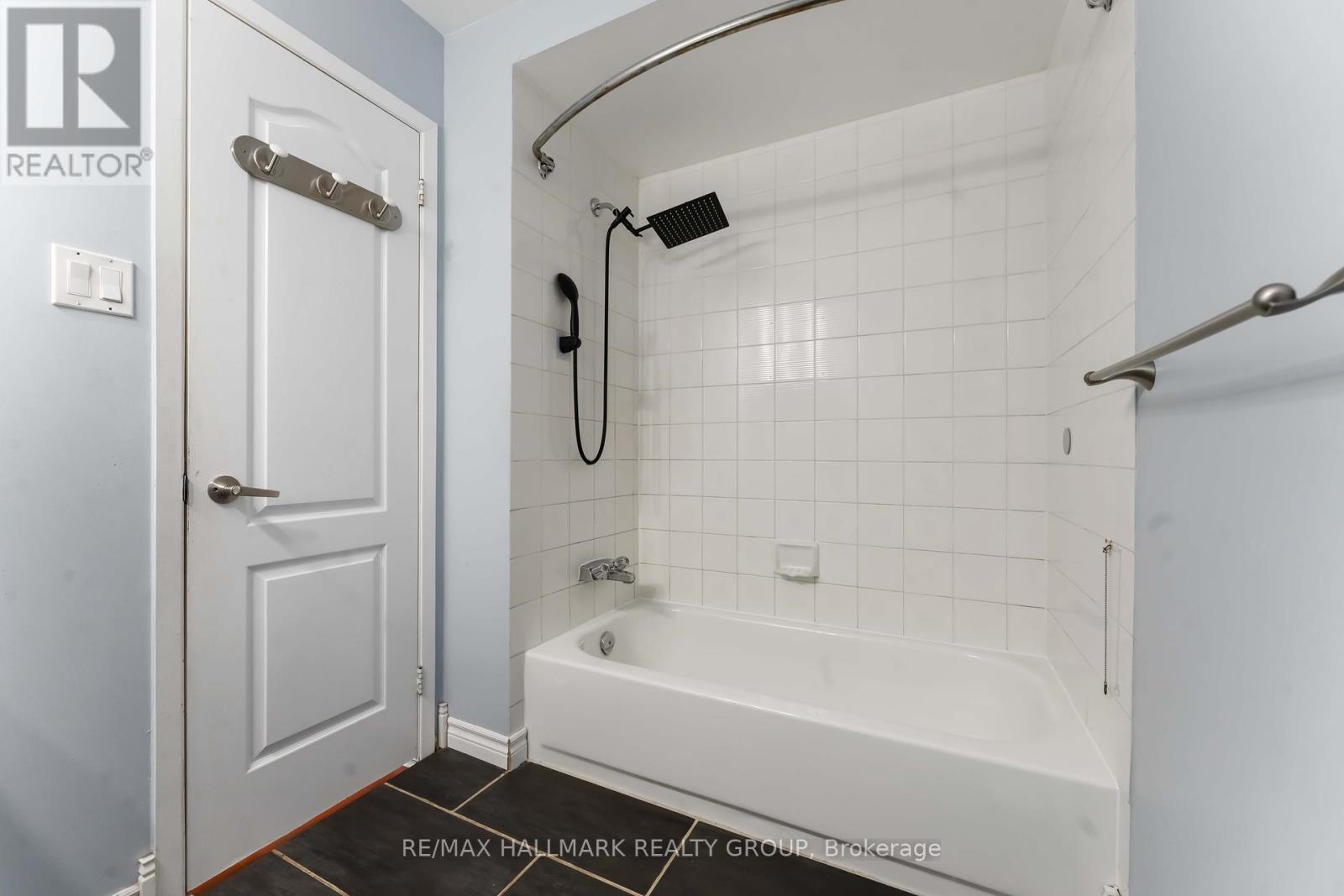 4 Castlegreen Private, Ottawa, Ontario  K1T 3N2 - Photo 25 - X12192267