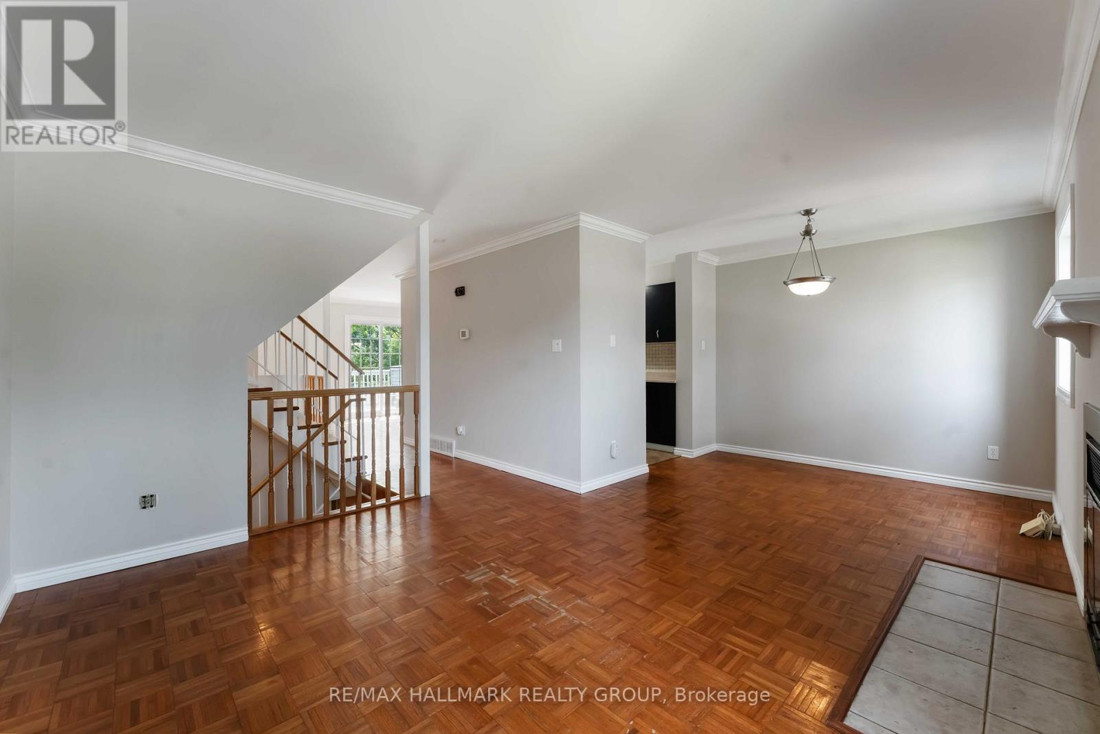 4 Castlegreen Private, Ottawa, Ontario  K1T 3N2 - Photo 9 - X12192267