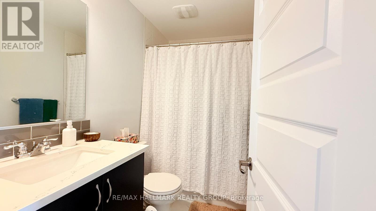 1418 Hemlock Road, Ottawa, Ontario  K1K 4A4 - Photo 6 - X12192272