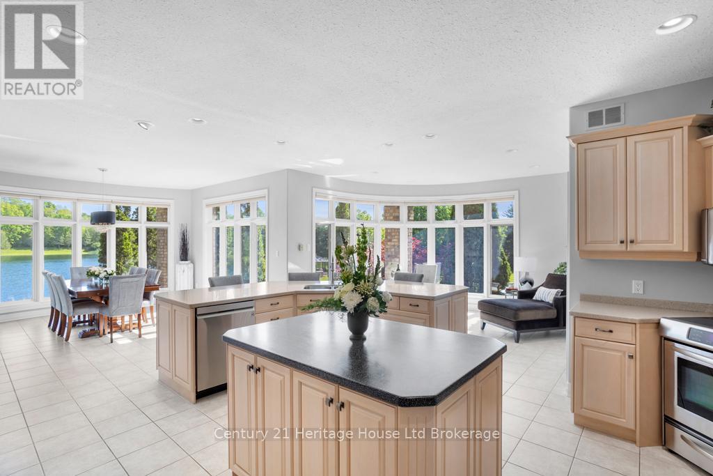 5067 Hamilton Road, Thames Centre, Ontario  N0L 1G6 - Photo 13 - X12192196