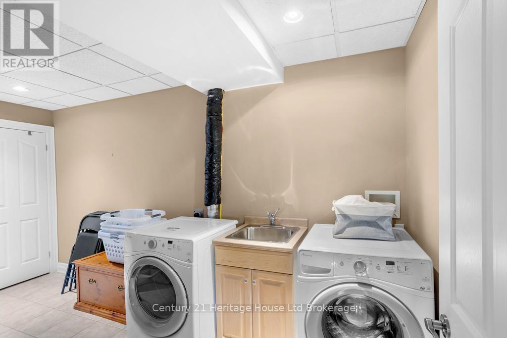 5067 Hamilton Road, Thames Centre, Ontario  N0L 1G6 - Photo 25 - X12192196