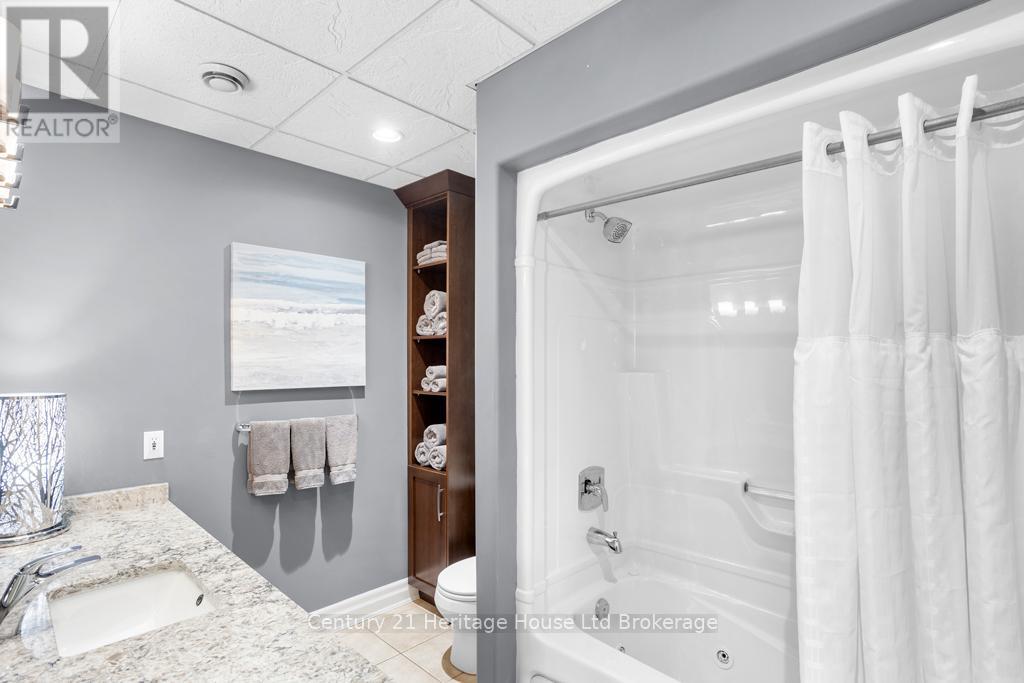 5067 Hamilton Road, Thames Centre, Ontario  N0L 1G6 - Photo 26 - X12192196